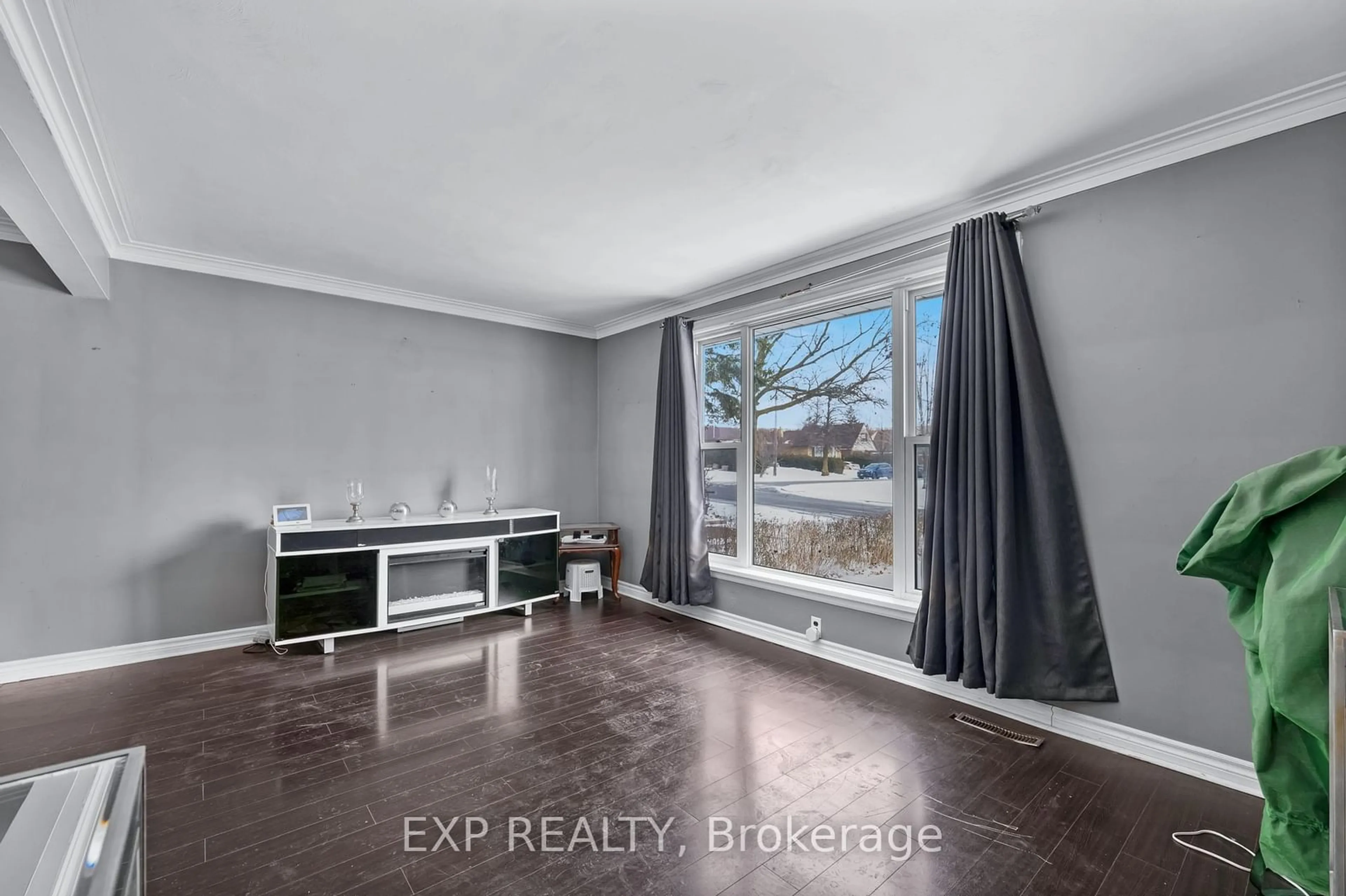 A pic of a room for 18 Lewiston Rd, Toronto Ontario M1P 1X7