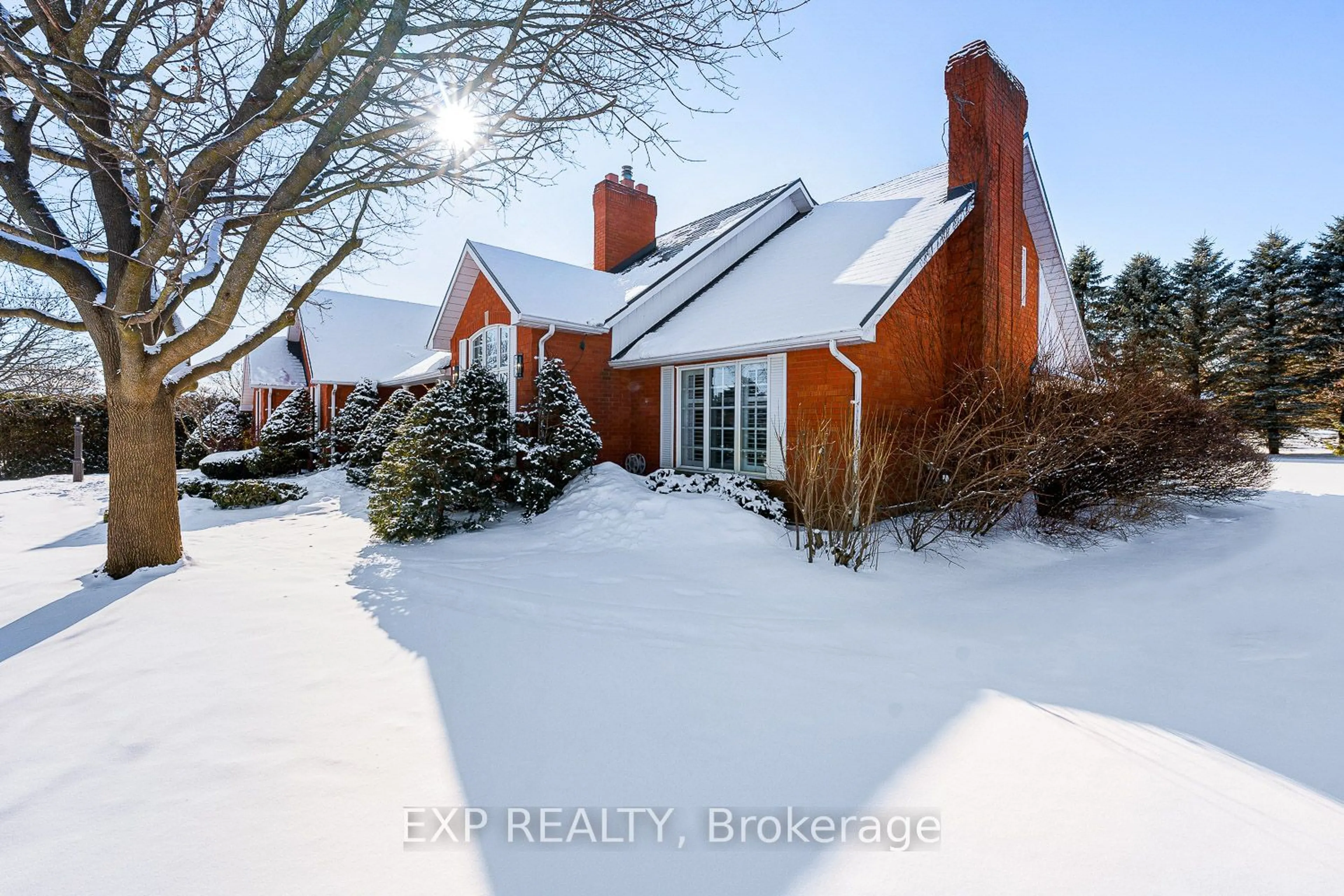 A pic from outside/outdoor area/front of a property/back of a property/a pic from drone, street for 15 Hockaday Crt, Clarington Ontario L0B 1J0