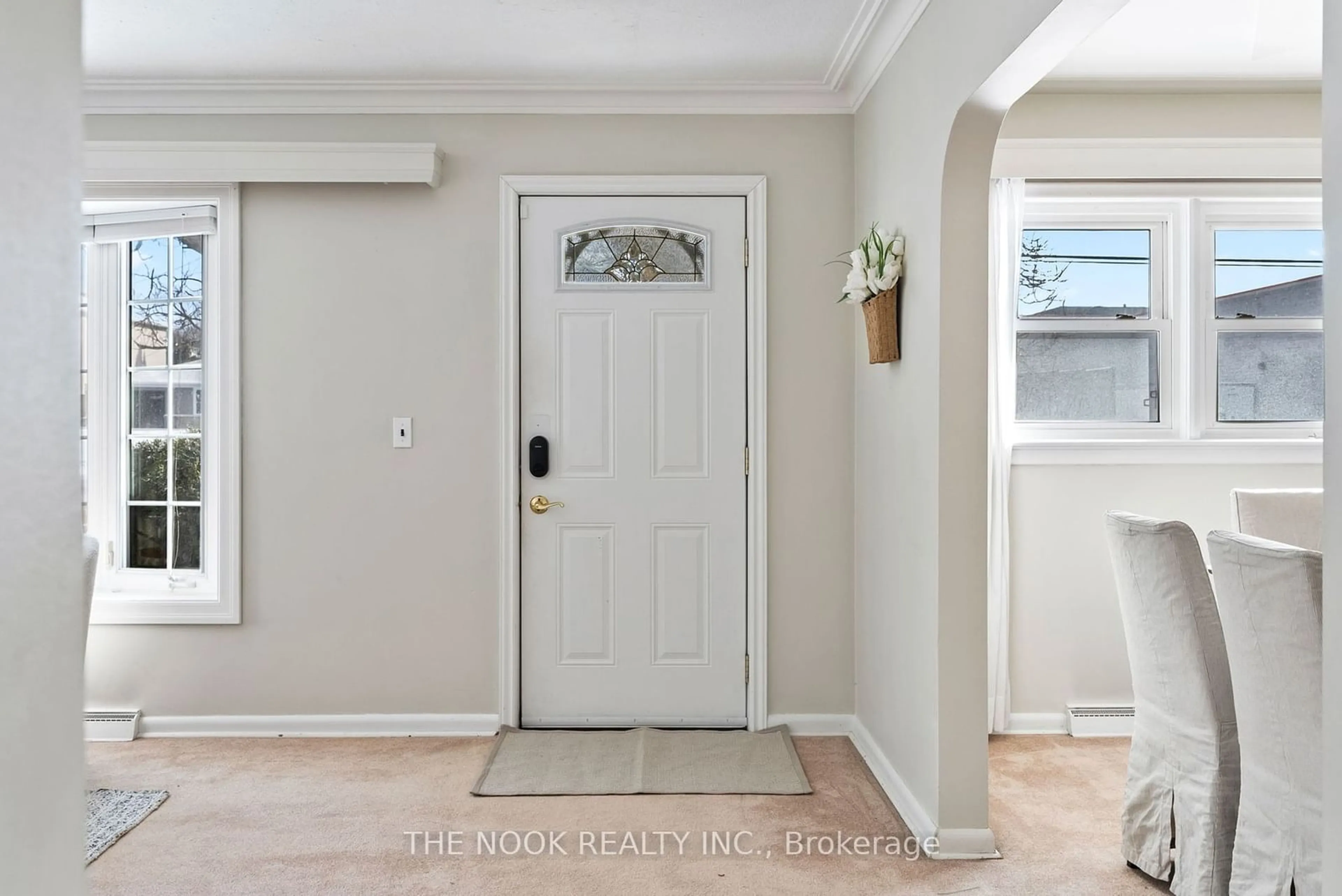 Indoor entryway for 1416 Nash Rd, Clarington Ontario L1E 2K1