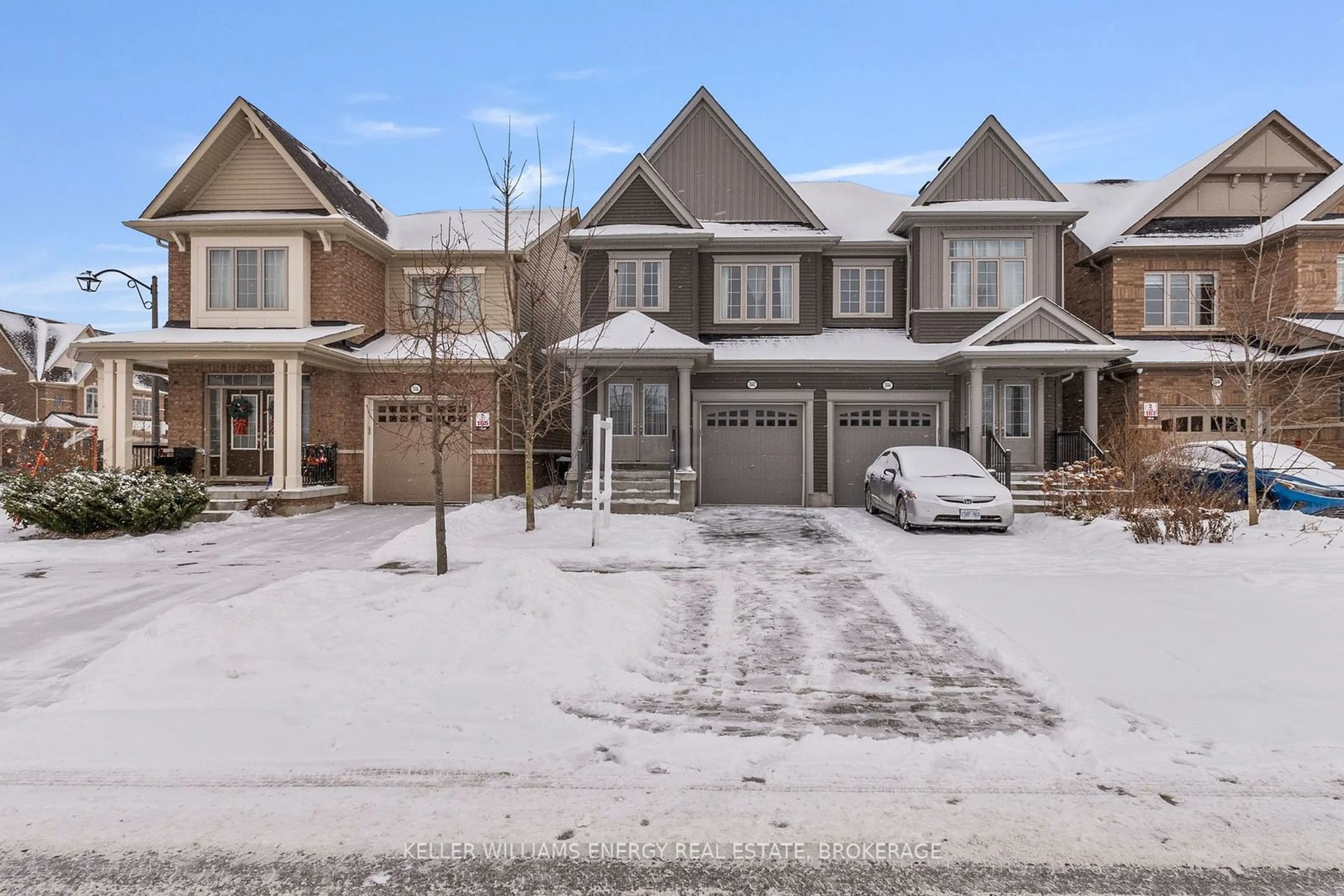 A pic from outside/outdoor area/front of a property/back of a property/a pic from drone, street for 2442 Equestrian Cres, Oshawa Ontario L1L 0L7