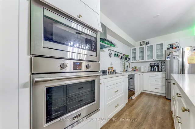 Additional property image - 5 Massey Sq Unit 910