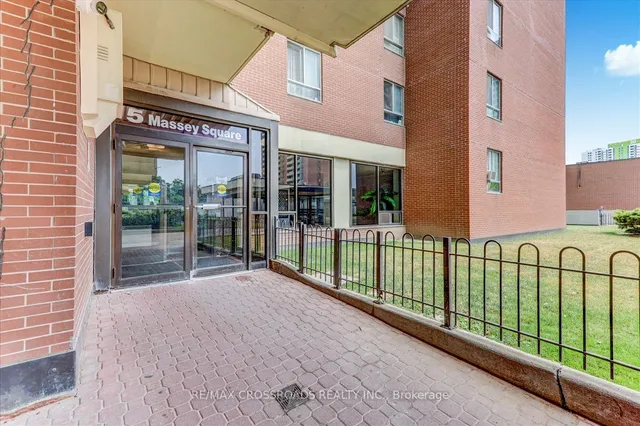 Additional property image - 5 Massey Sq Unit 910