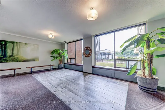 Additional property image - 5 Massey Sq Unit 910