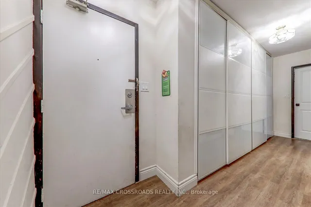 Additional property image - 5 Massey Sq Unit 910