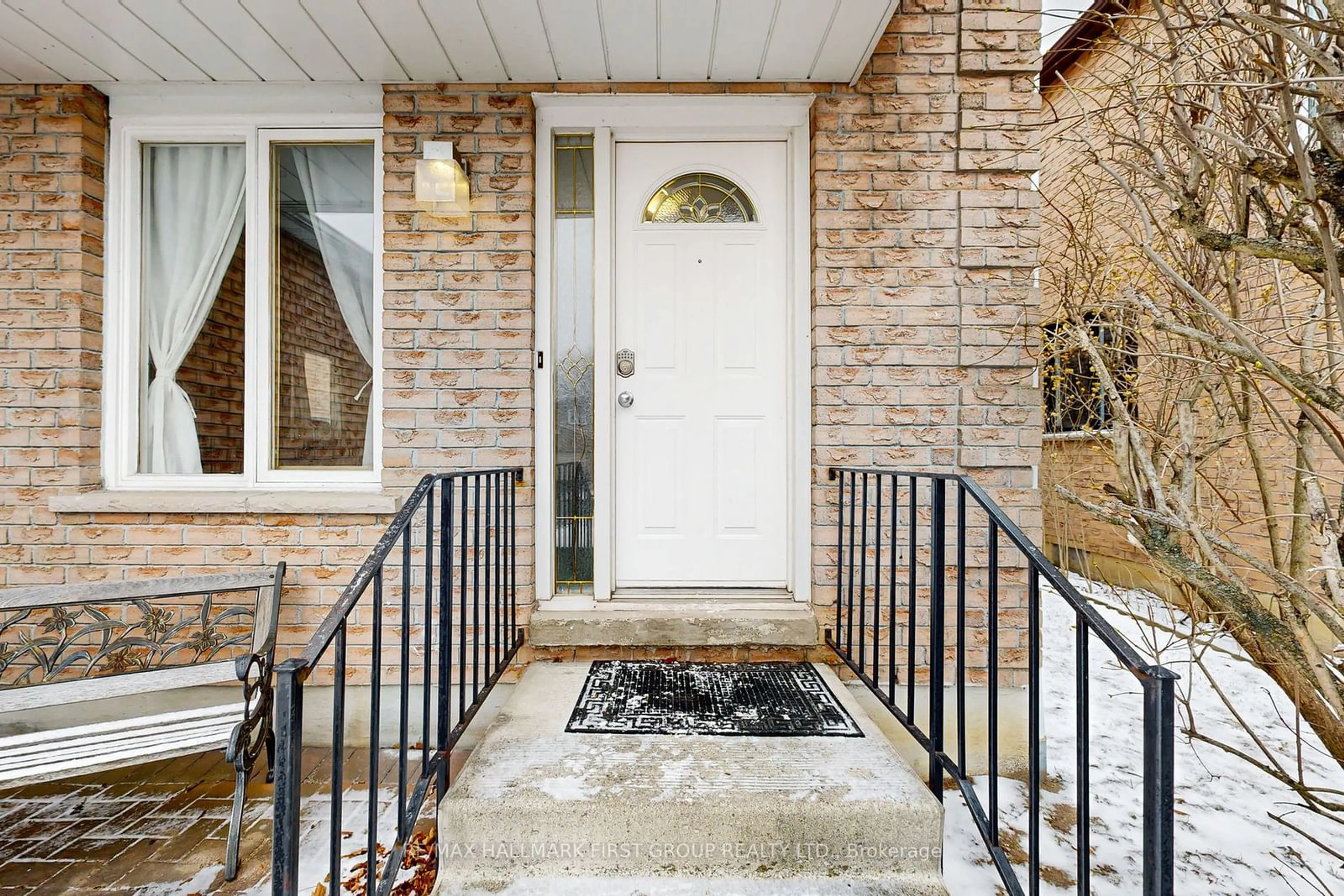 Indoor entryway for 58 Leach Dr, Ajax Ontario L1S 7B5