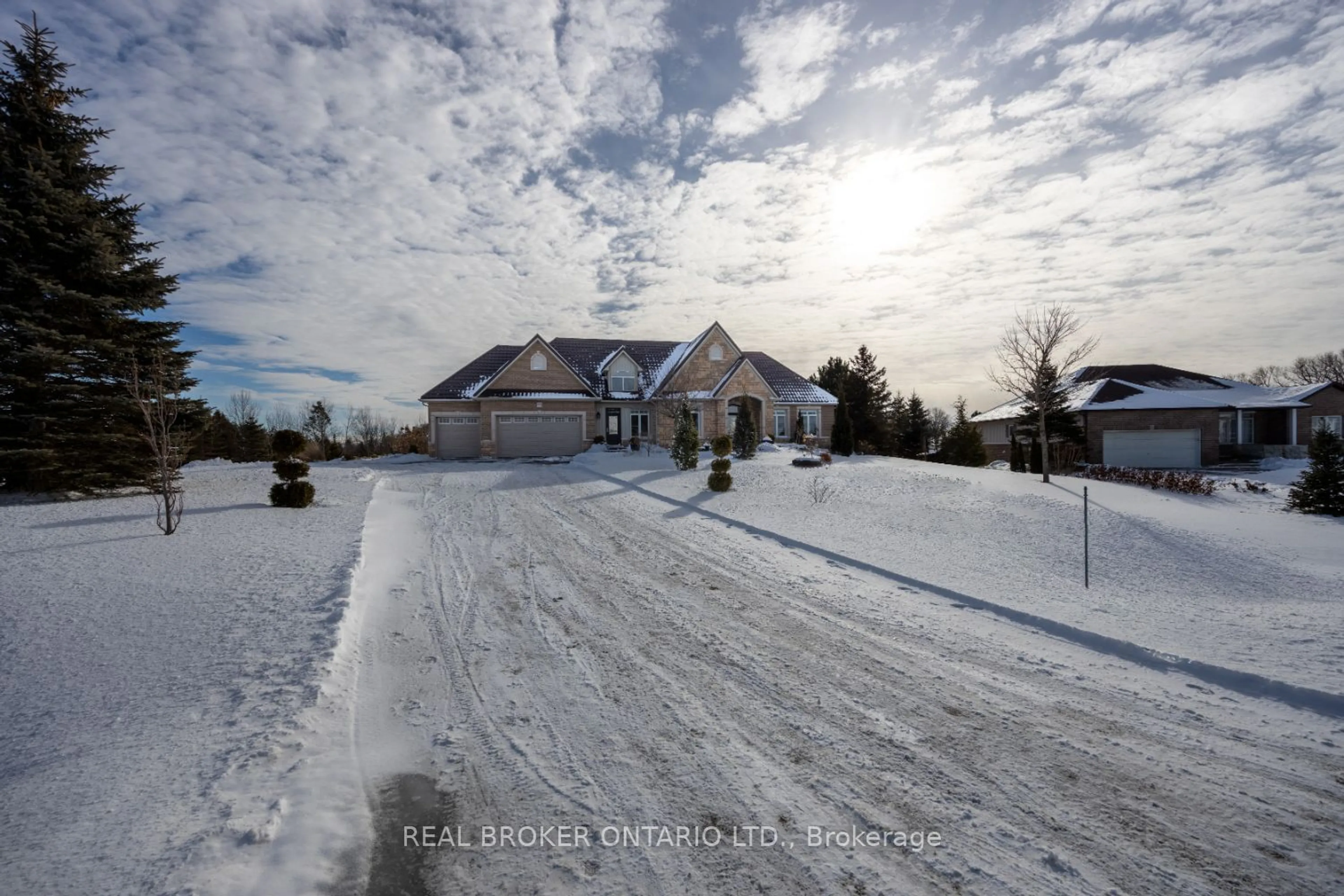 A pic from outside/outdoor area/front of a property/back of a property/a pic from drone, street for 23 Venton Crt, Clarington Ontario L1C 5E9