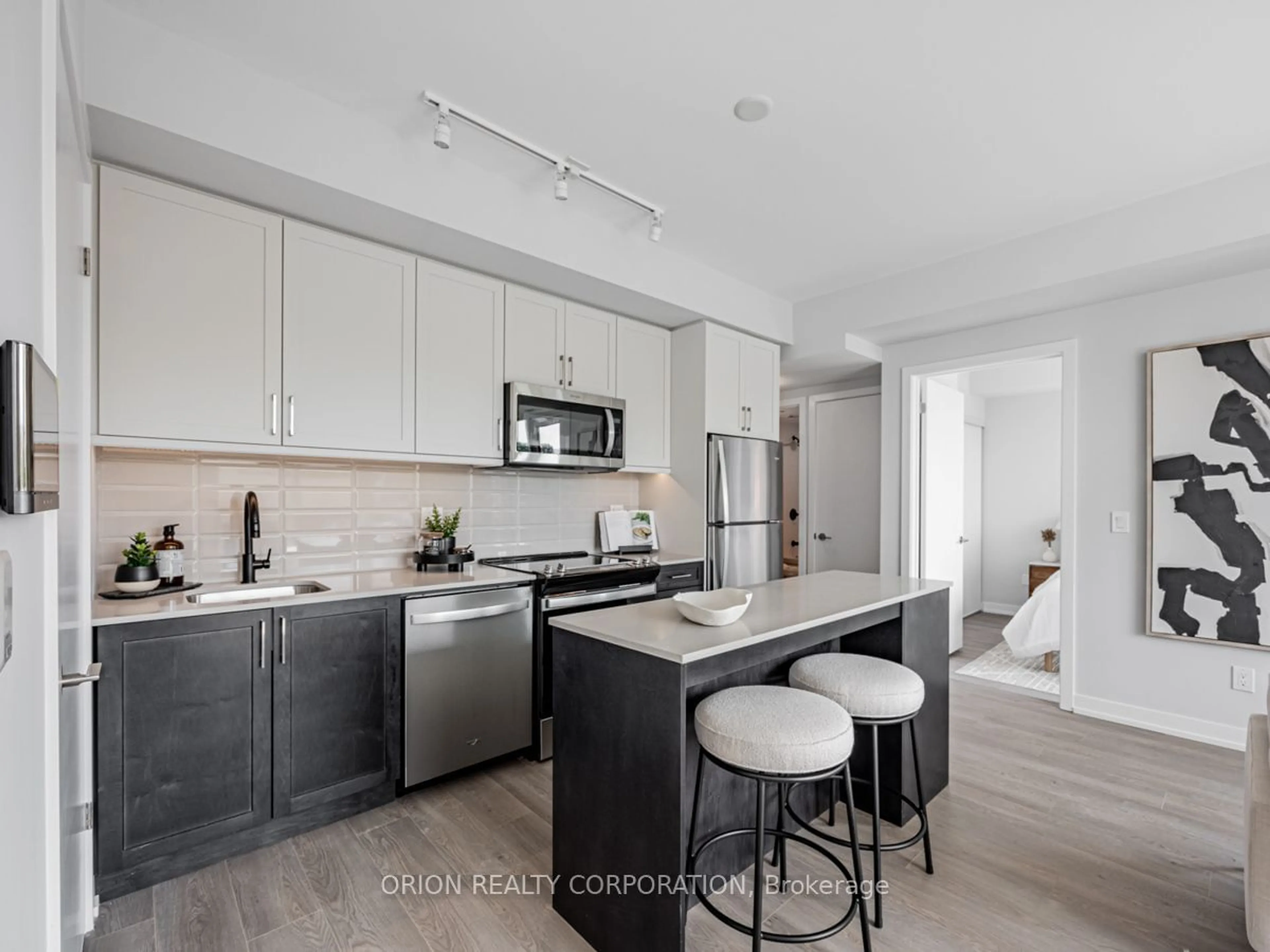 Open concept kitchen, unknown for 201 Brock St #220, Whitby Ontario L1N 4K2