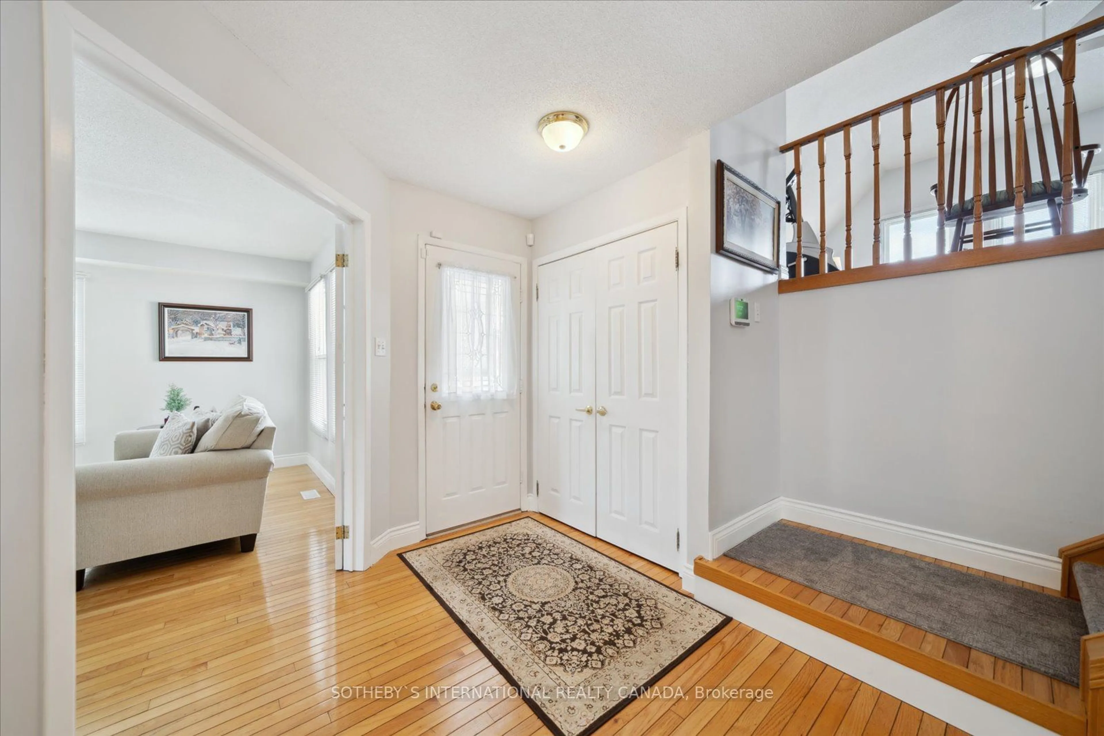 Indoor entryway for 1 Coles Ave, Ajax Ontario L1T 3H2