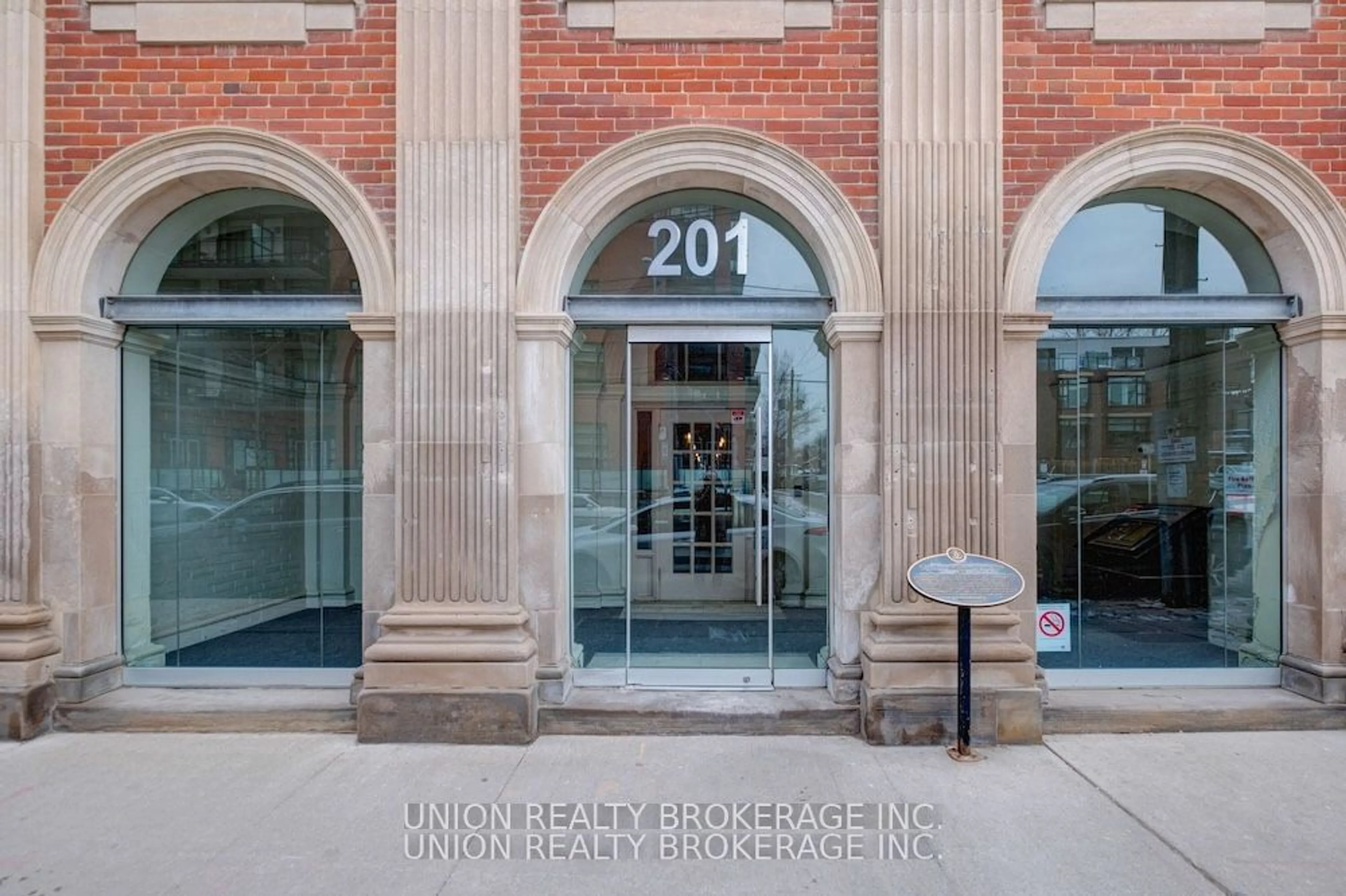 Indoor foyer for 201 Carlaw Ave #105, Toronto Ontario M4M 2S3