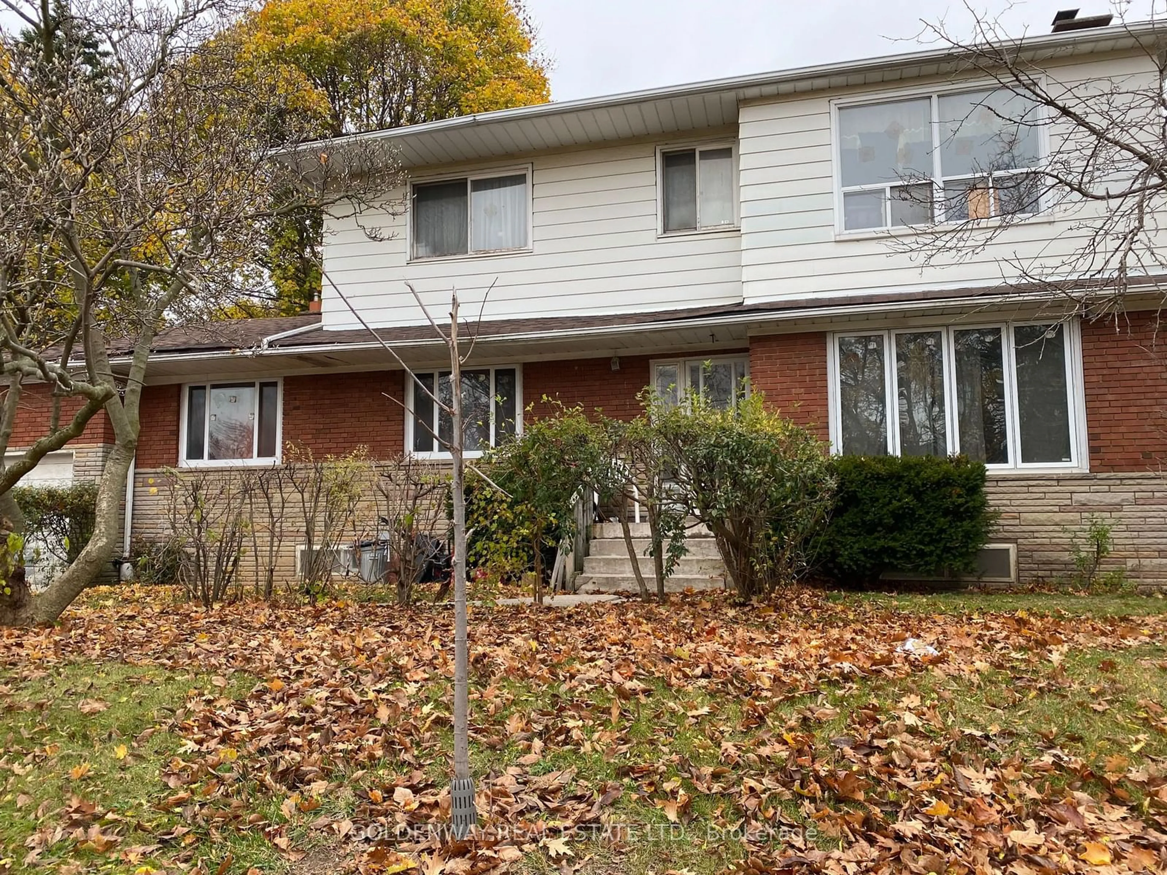 Home with brick exterior material, street for 2 Lauralynn Cres, Toronto Ontario M1S 2H4