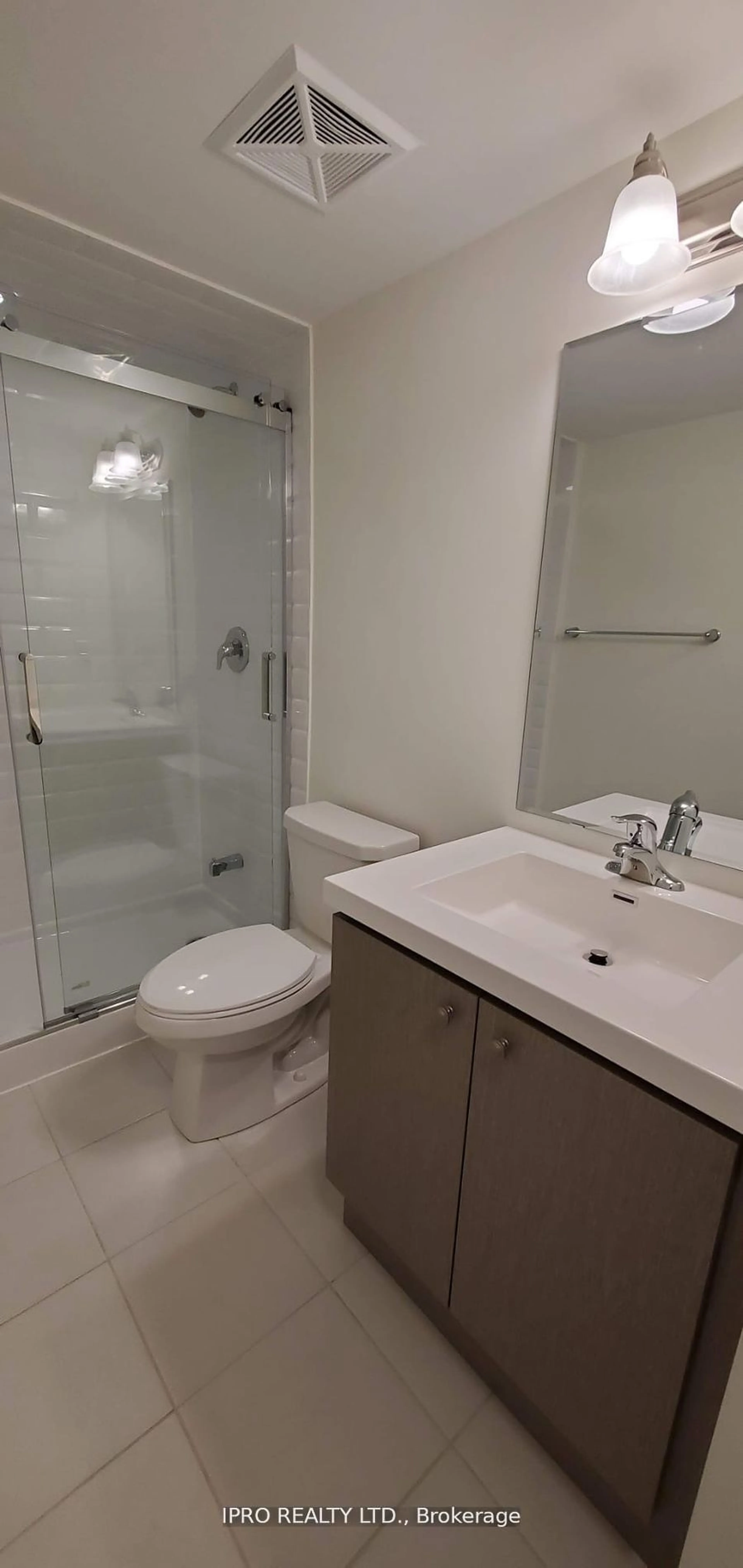 Standard bathroom, floor is not visible for 2791 Eglinton Ave #519, Toronto Ontario M1J 0B3