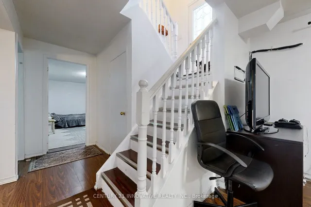 Additional property image - 18 Lowry Sq