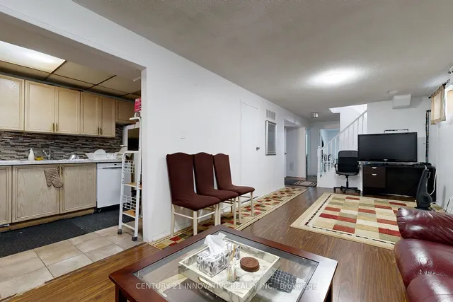 Additional property image - 18 Lowry Sq