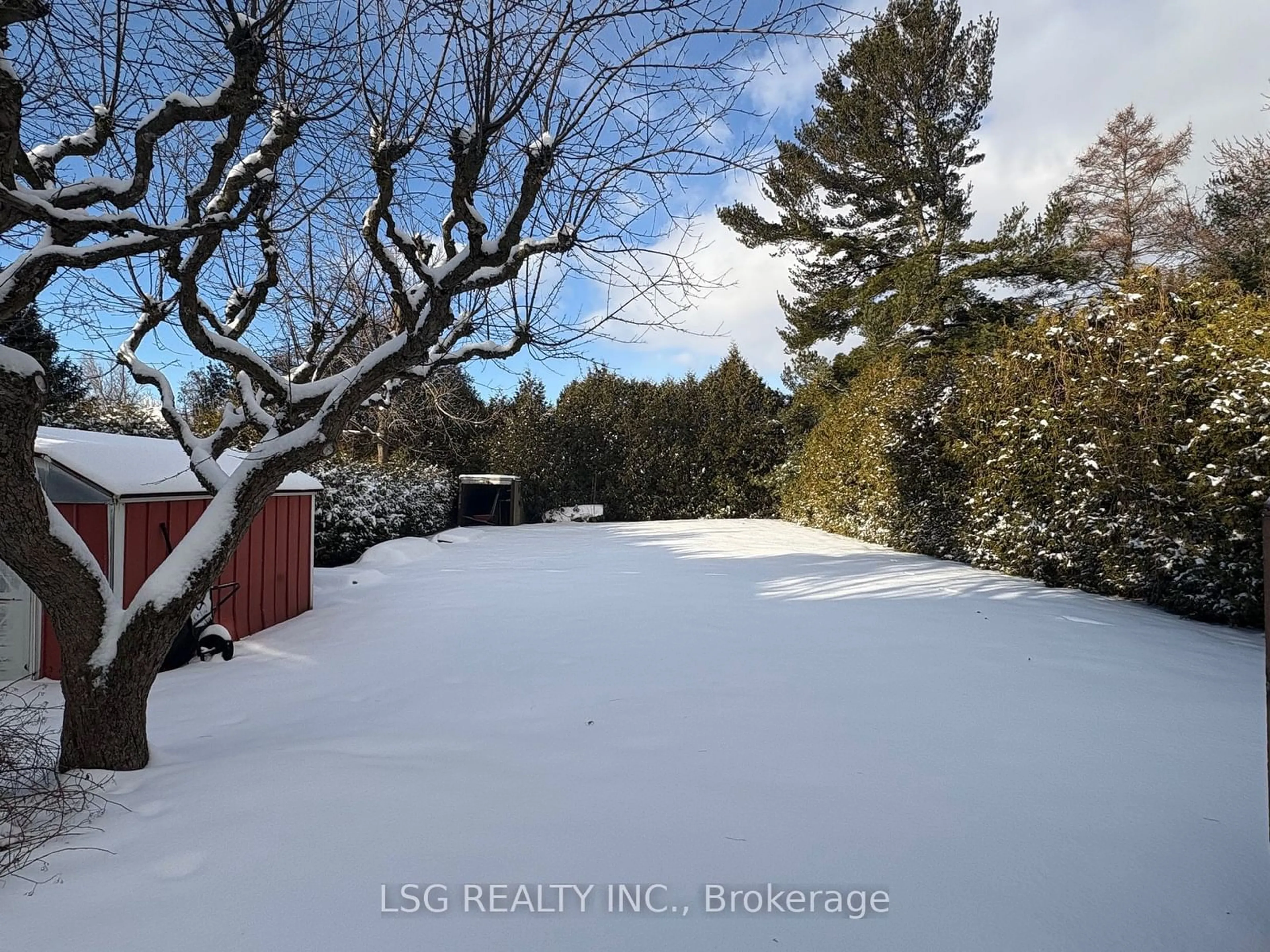 A pic from outside/outdoor area/front of a property/back of a property/a pic from drone, unknown for 38 Darlington Blvd, Clarington Ontario L1E 2J7