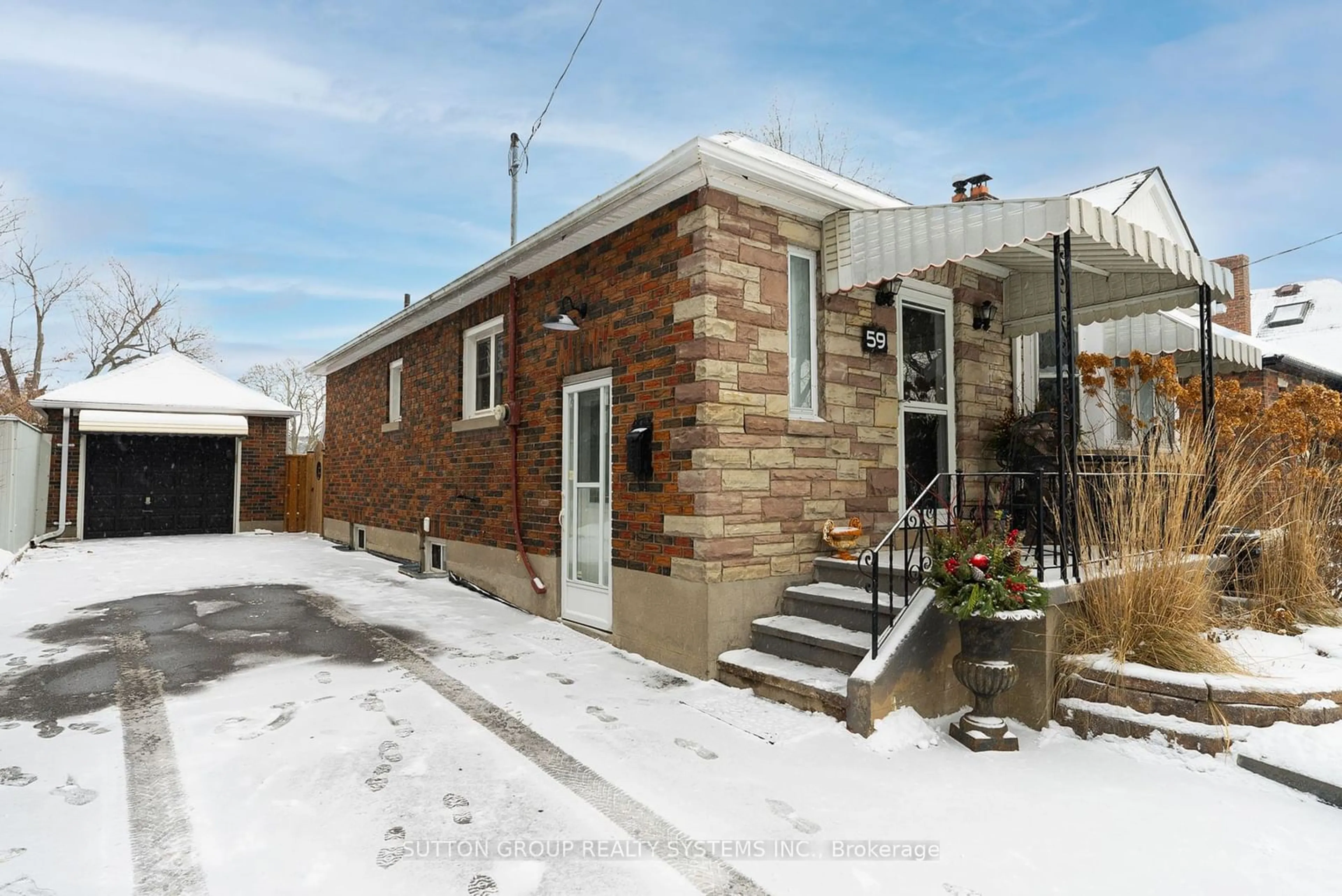 Home with brick exterior material, street for 59 Cadillac Ave, Oshawa Ontario L1H 5Z3