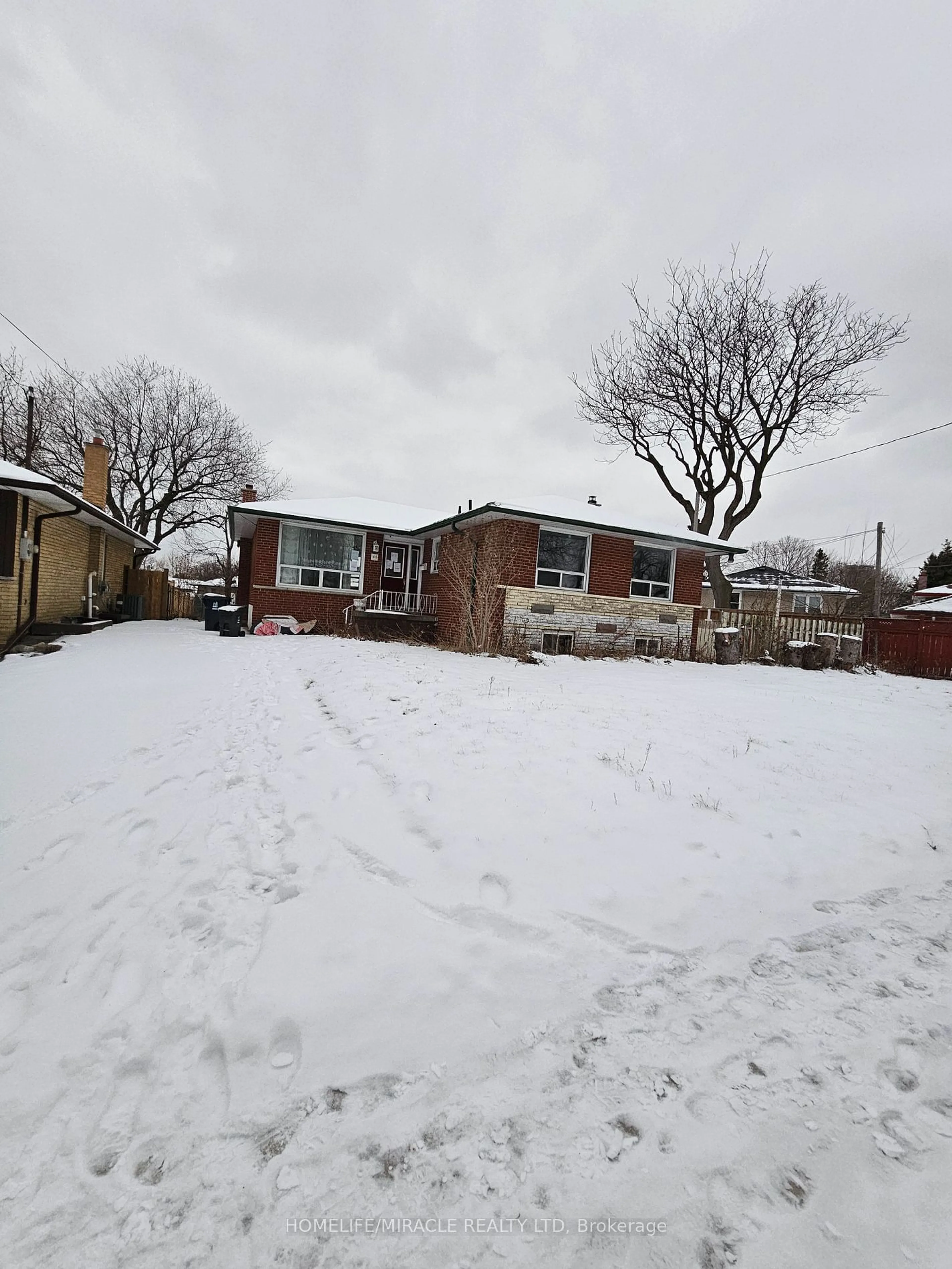 A pic from outside/outdoor area/front of a property/back of a property/a pic from drone, street for 46 Flintwick Dr, Toronto Ontario M1P 4G9