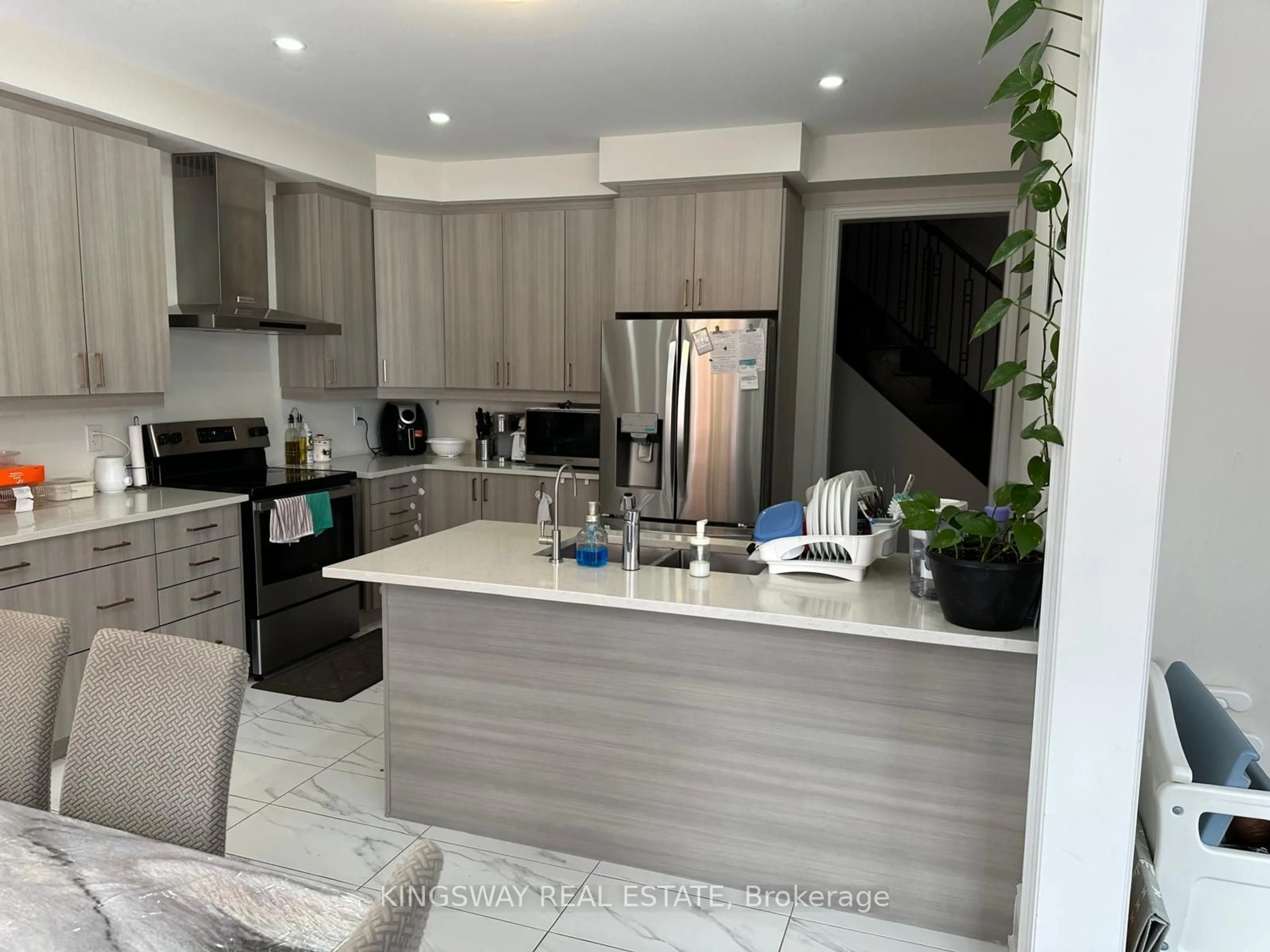 Open concept kitchen, unknown for 2572 Wintergrace Ave, Oshawa Ontario L1L 0R3