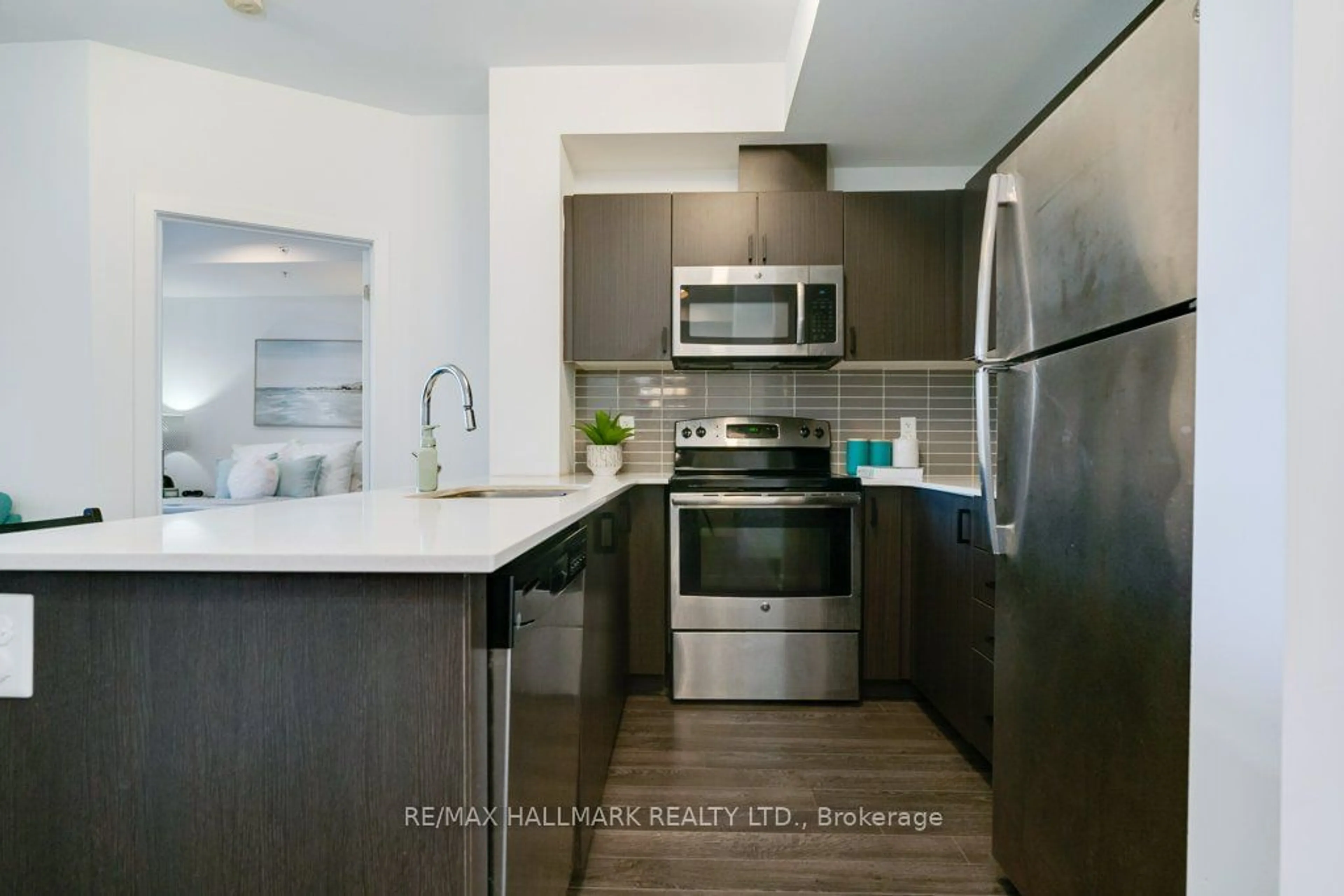 Standard kitchen, unknown for 3560 St. Clair Ave #205, Toronto Ontario M1K 0A9