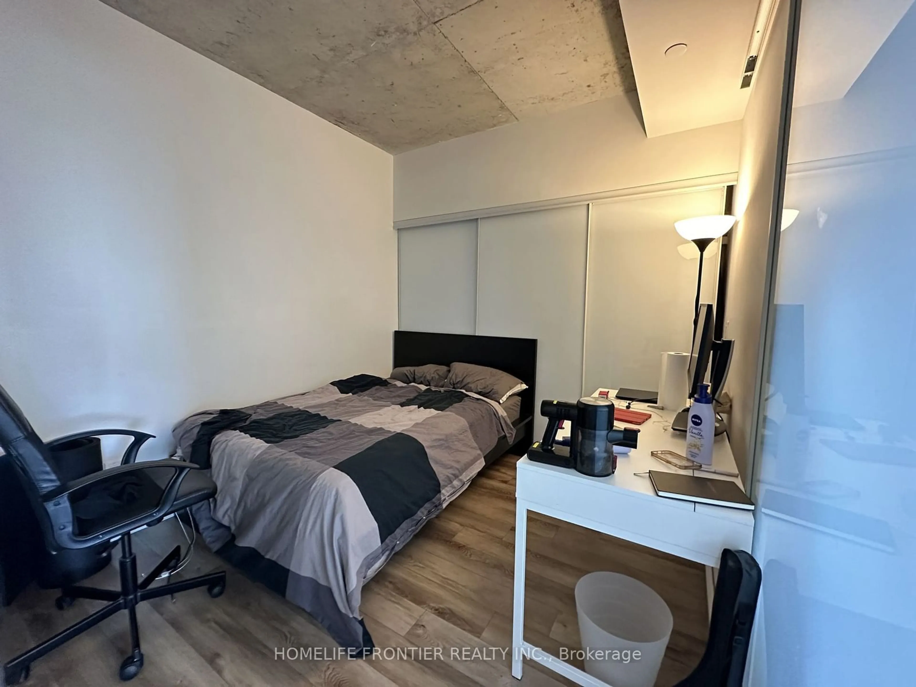 A pic of a room for 30 Baseball Pl #1022, Toronto Ontario M4M 0E8