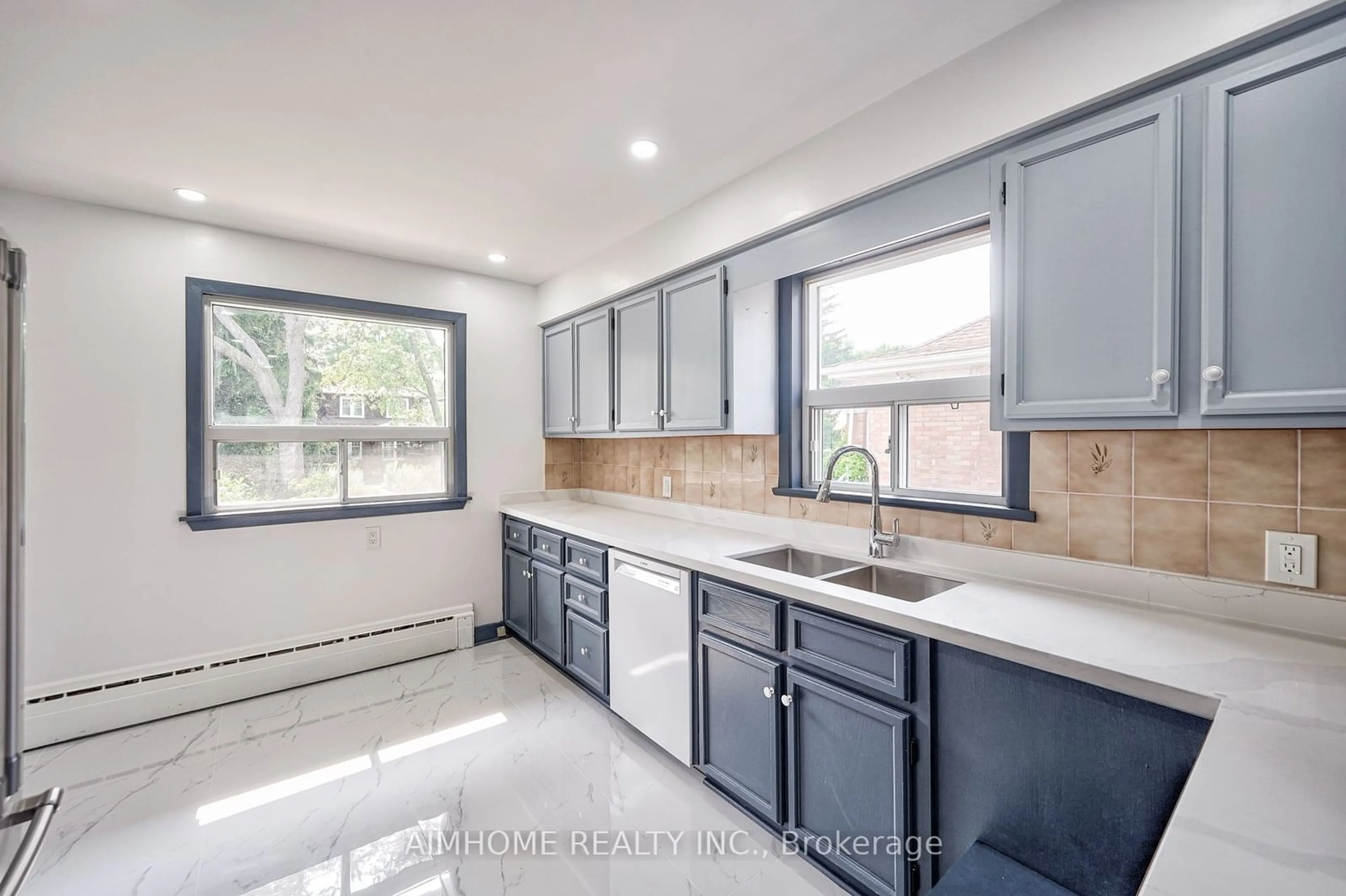 Open concept kitchen, ceramic/tile floor for 193 Scarboro Cres, Toronto Ontario M1M 2J6