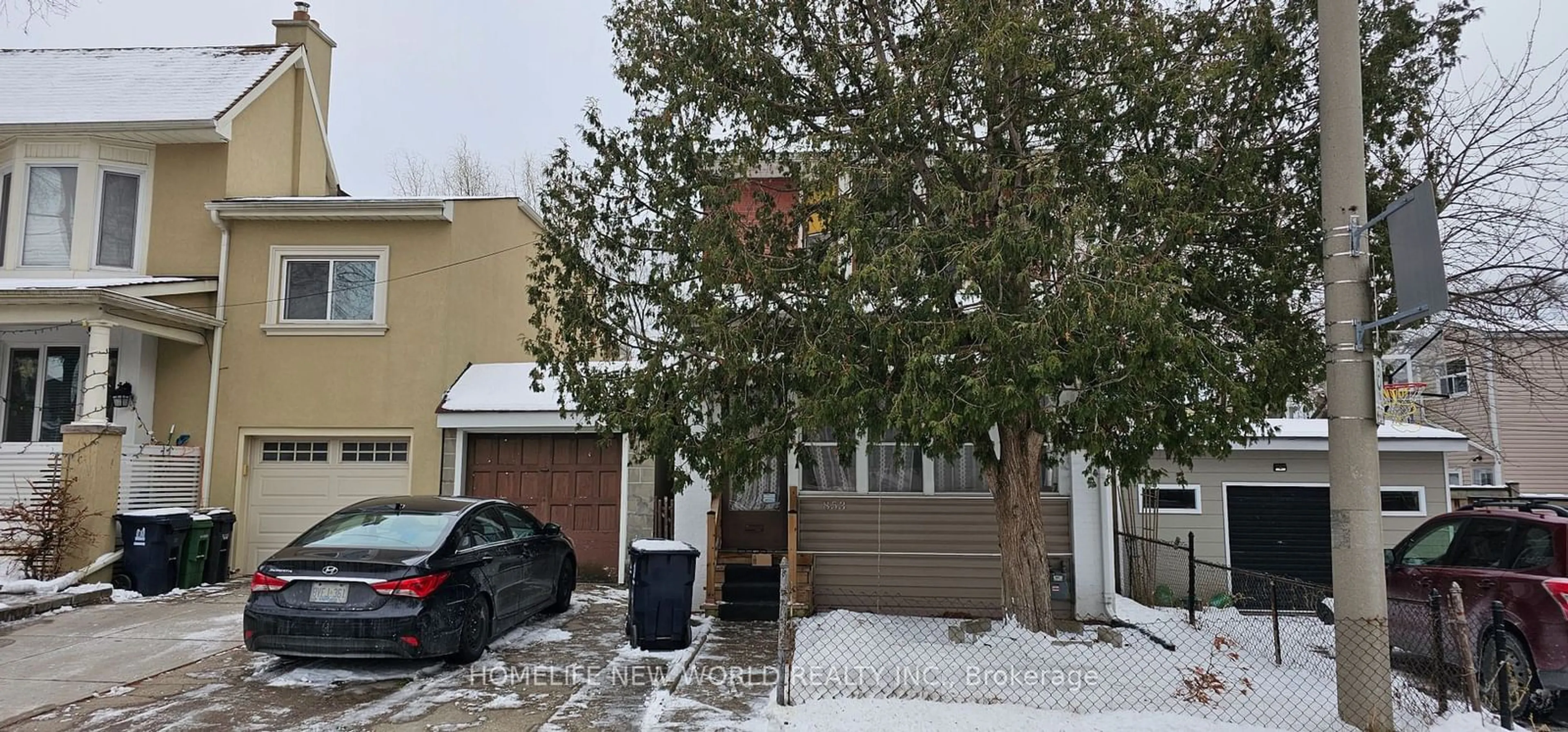 Unknown for 853 Sammon Ave, Toronto Ontario M4C 2E9