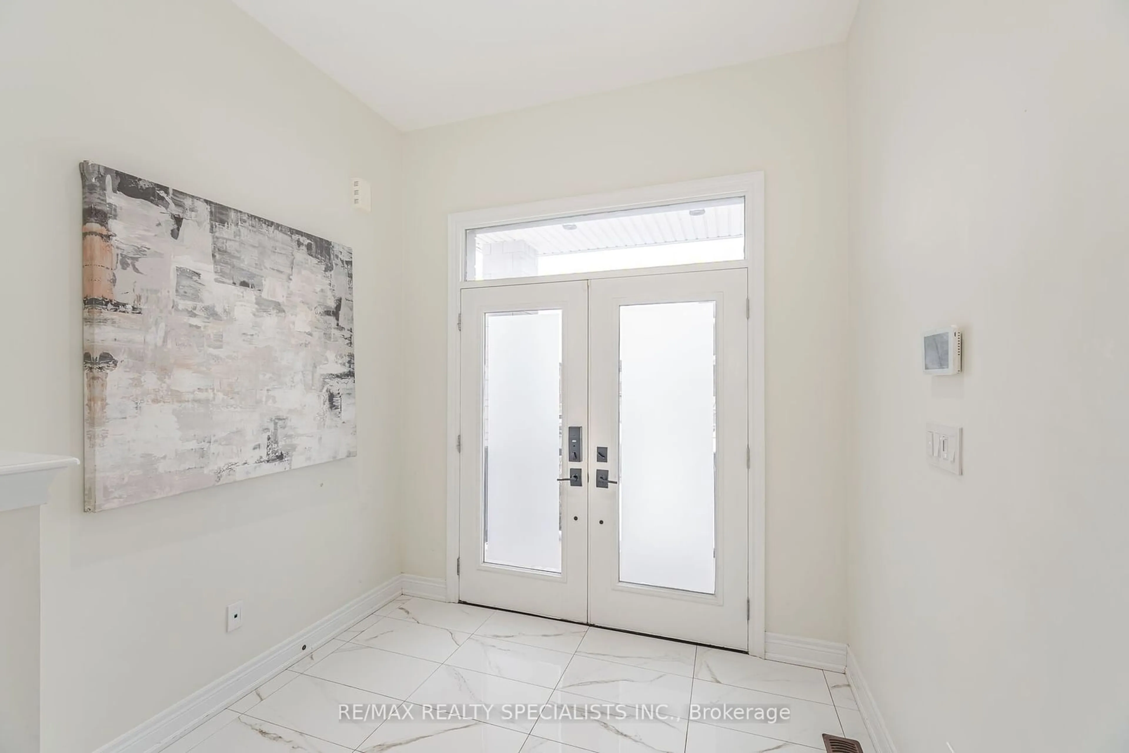 Indoor entryway for 1219 Cactus Cres, Pickering Ontario L1V 2P8