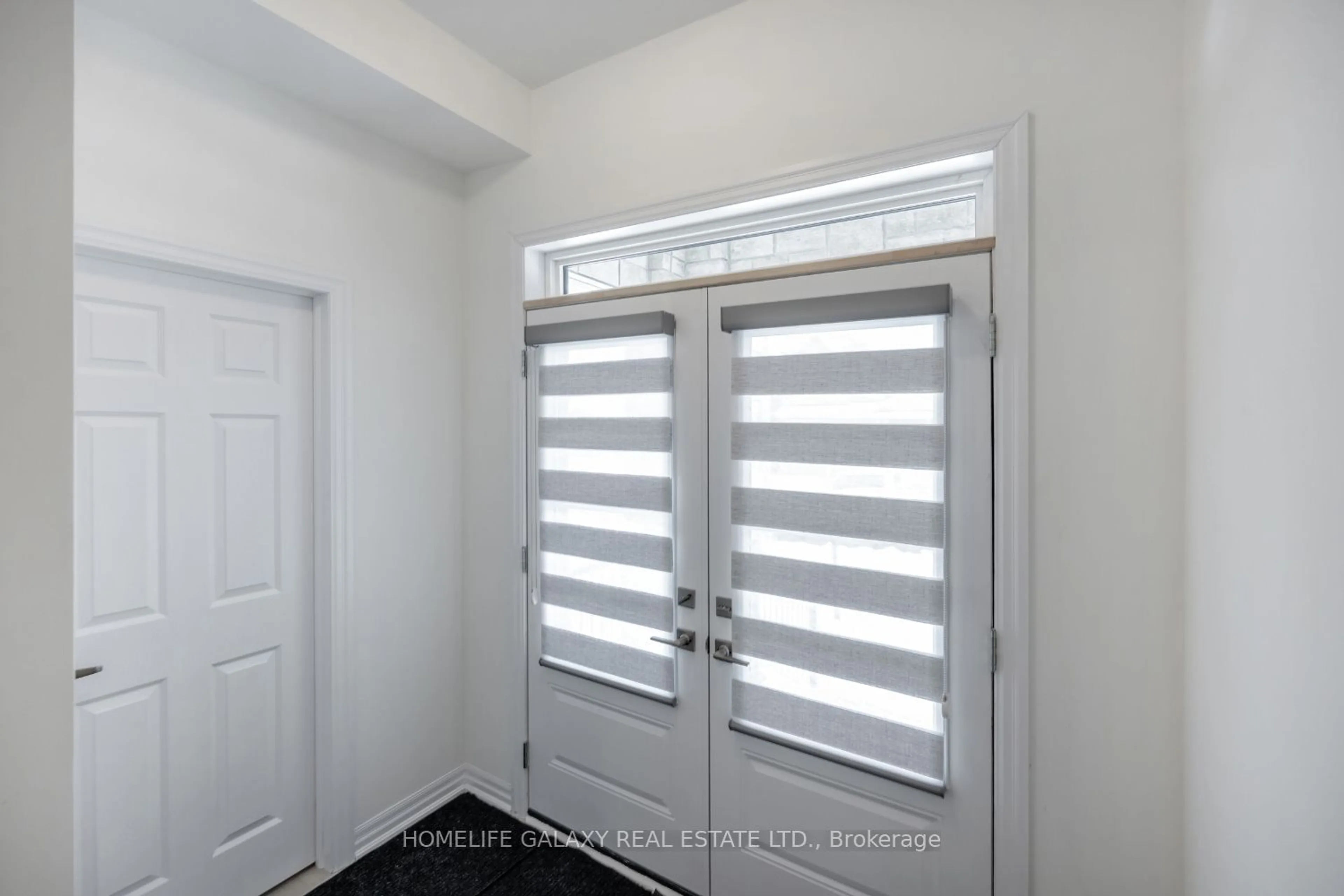 Indoor entryway for 10 Ed Ewert Ave, Clarington Ontario L1B 0W9