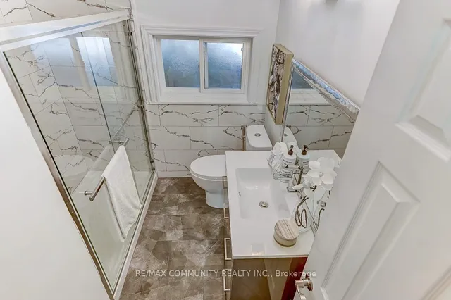 Additional property image - 2 Ladysbridge Dr