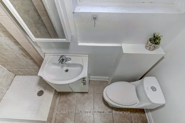 Additional property image - 2 Ladysbridge Dr