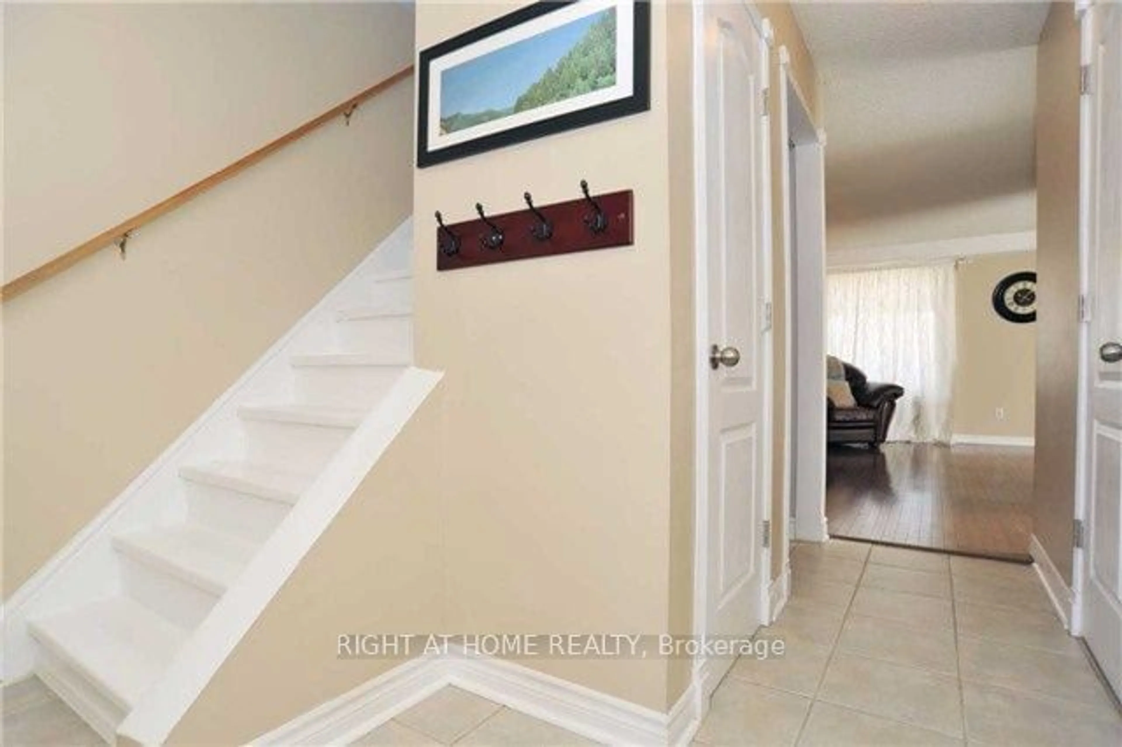 Indoor entryway for 73 Birchfield Dr, Clarington Ontario L1E 1M7