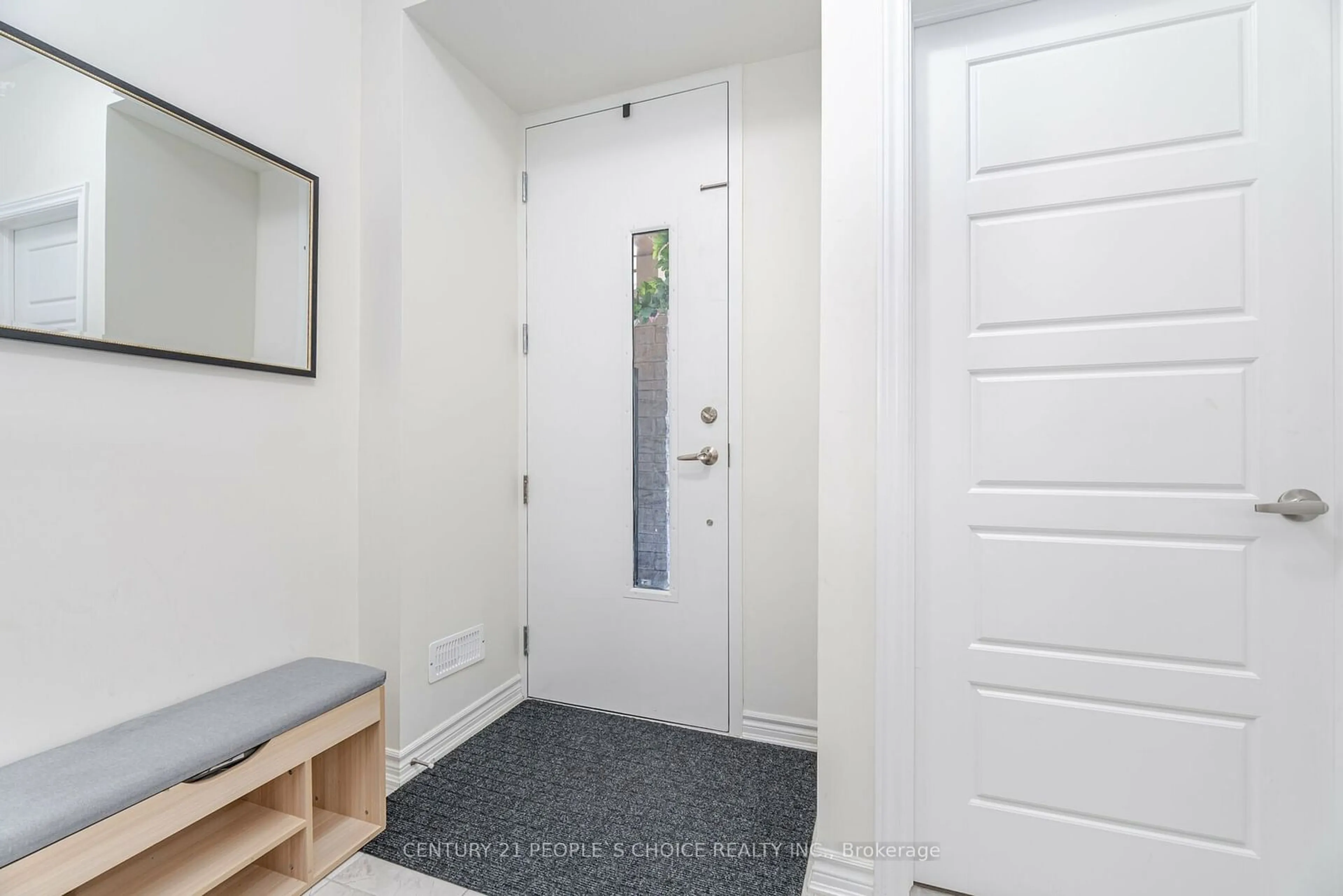 Indoor entryway for 1034 Reflection Pl #504, Pickering Ontario L1X 0L1