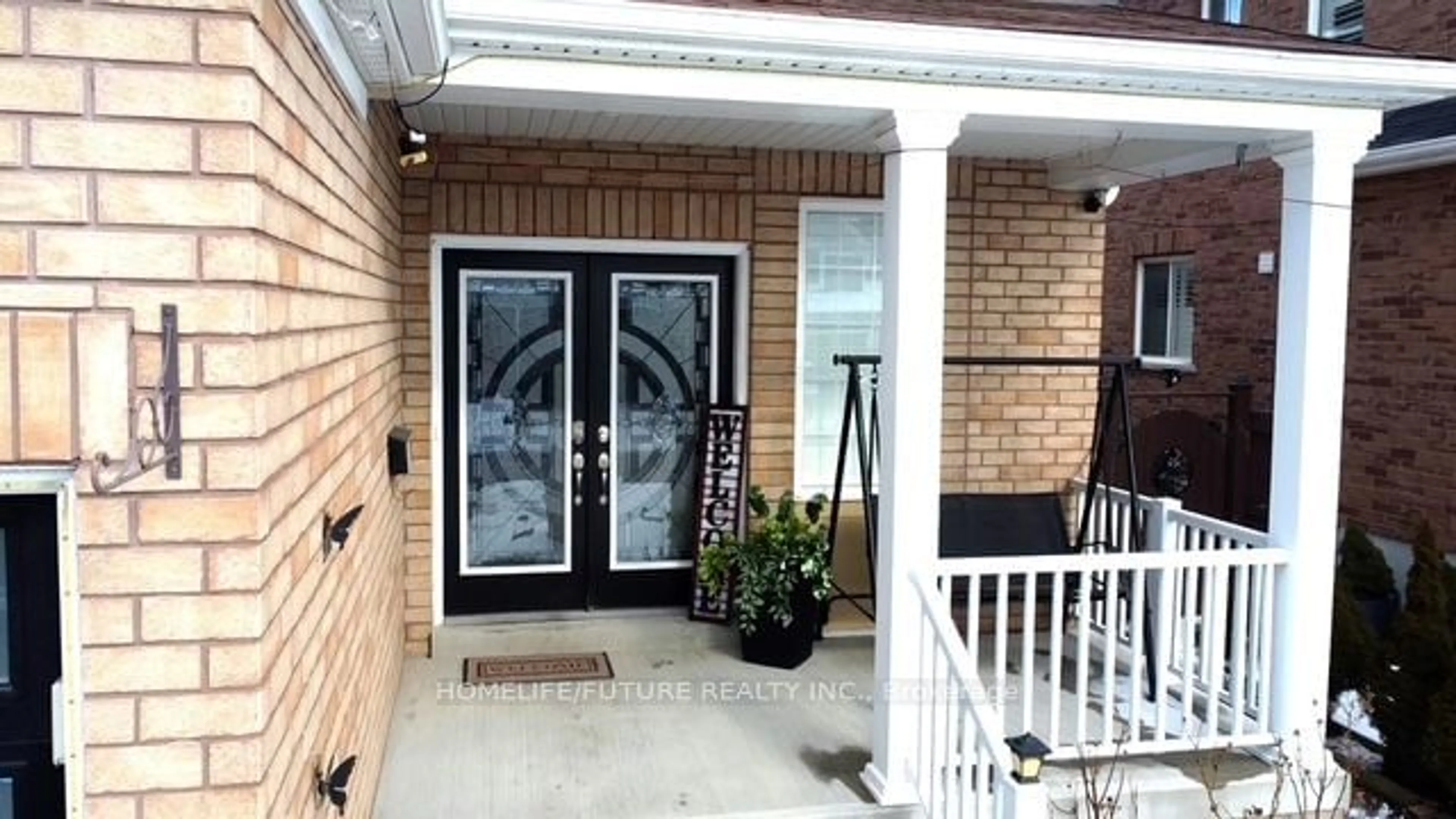 Indoor entryway for 2019 Hunking Dr, Oshawa Ontario L1K 0V3