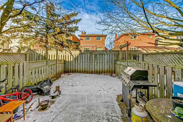 Additional property image - 6400 Lawrence Ave Unit 12