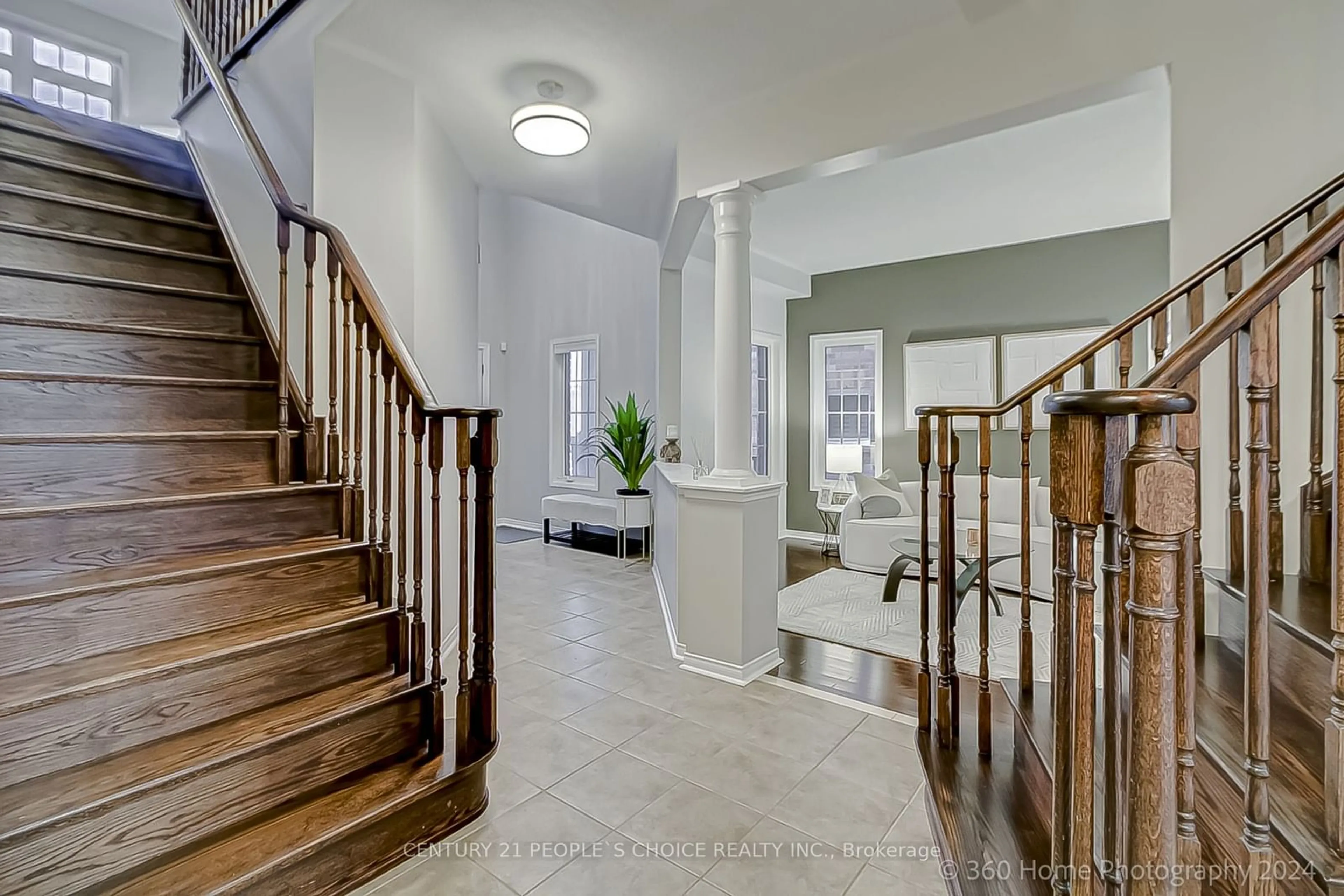 Indoor foyer for 884 Fetchison Dr, Oshawa Ontario L1K 0L4