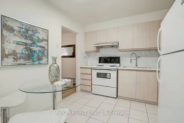 Additional property image - 250 Sprucewood Crt