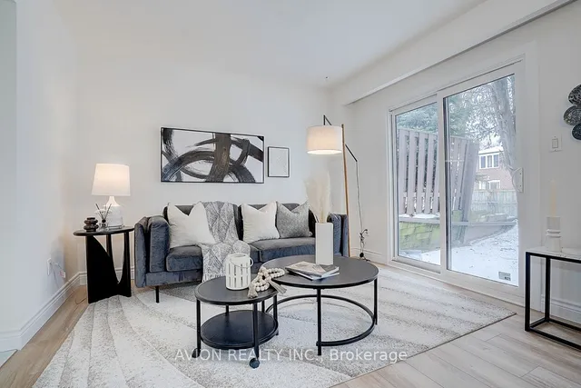 Additional property image - 250 Sprucewood Crt