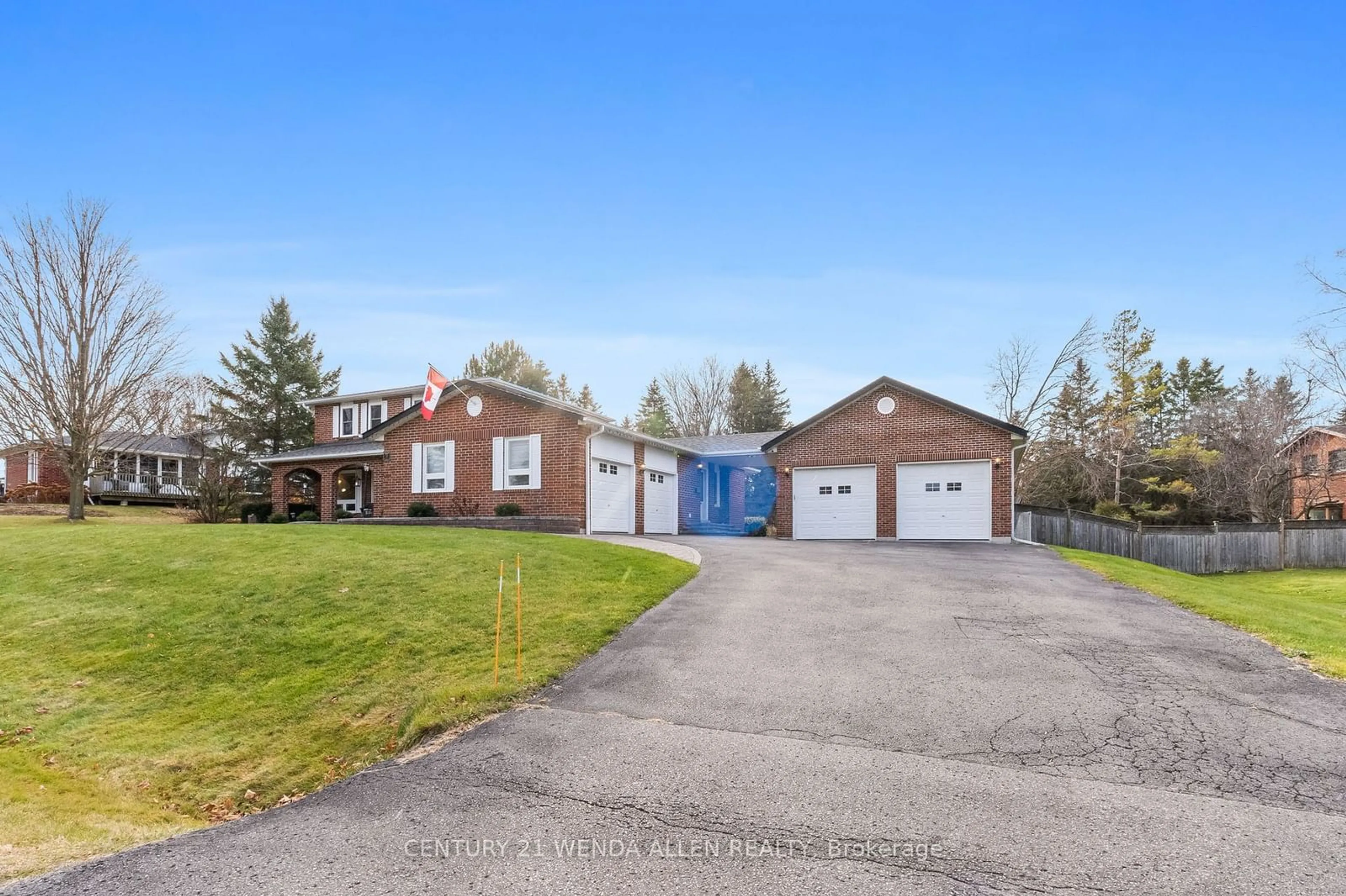 A pic from outside/outdoor area/front of a property/back of a property/a pic from drone, street for 26 Riverview Dr, Scugog Ontario L9L 1N8