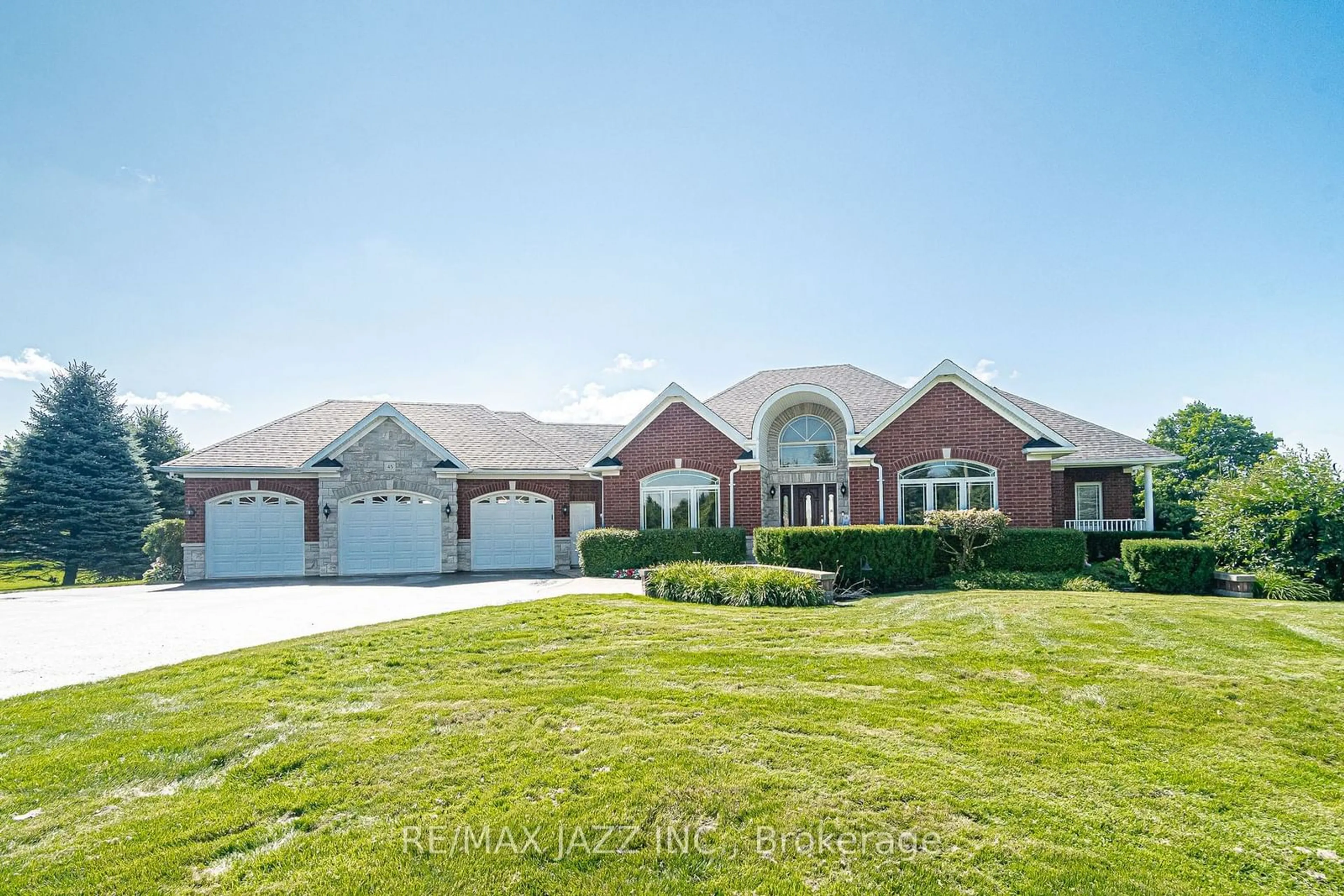 A pic from outside/outdoor area/front of a property/back of a property/a pic from drone, unknown for 45 Coates Rd, Oshawa Ontario L1H 7K4