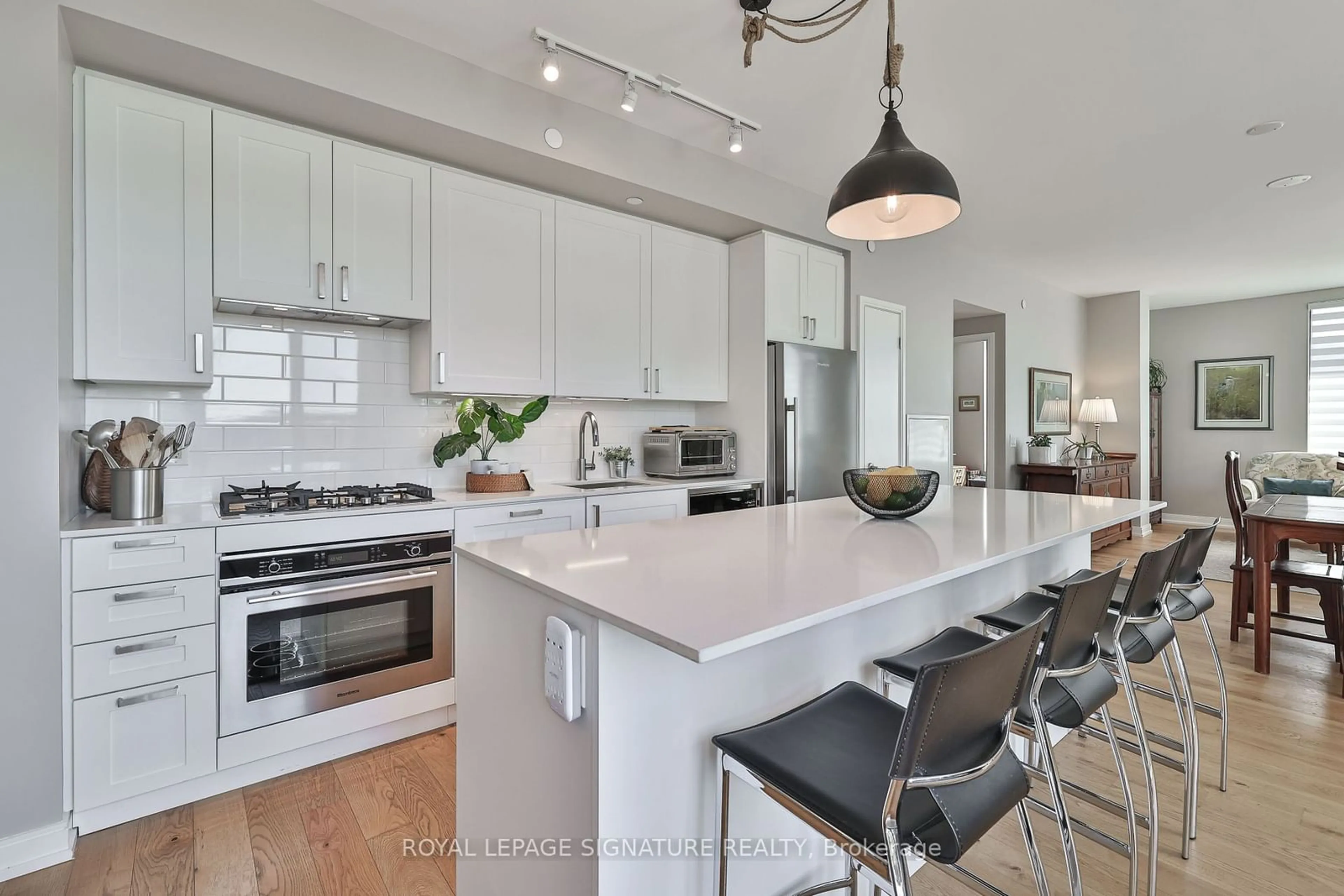 Open concept kitchen, unknown for 1100 Kingston Rd #216, Toronto Ontario M1N 1N4