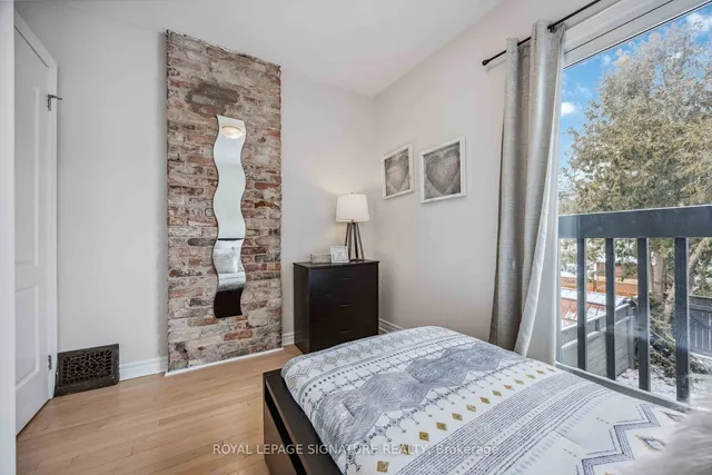 Additional property image - 1318 Dundas St