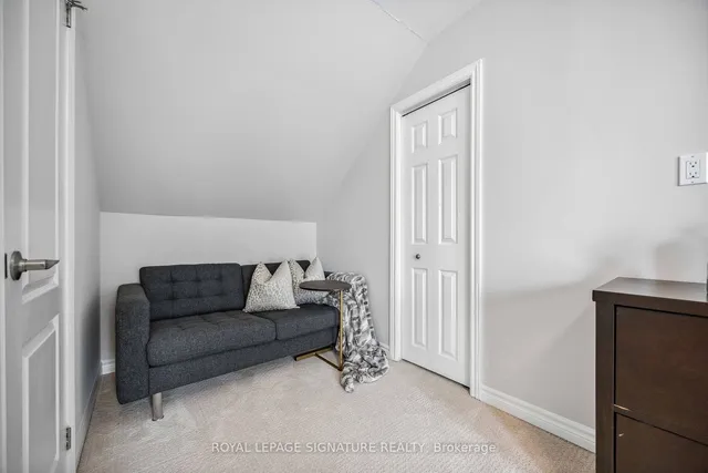 Additional property image - 1318 Dundas St