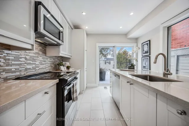 Additional property image - 1318 Dundas St