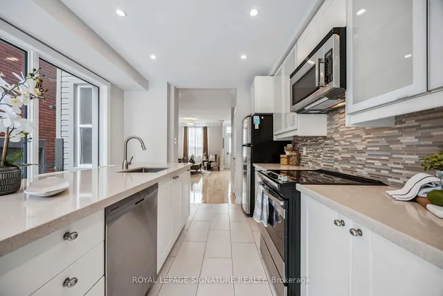 Additional property image - 1318 Dundas St