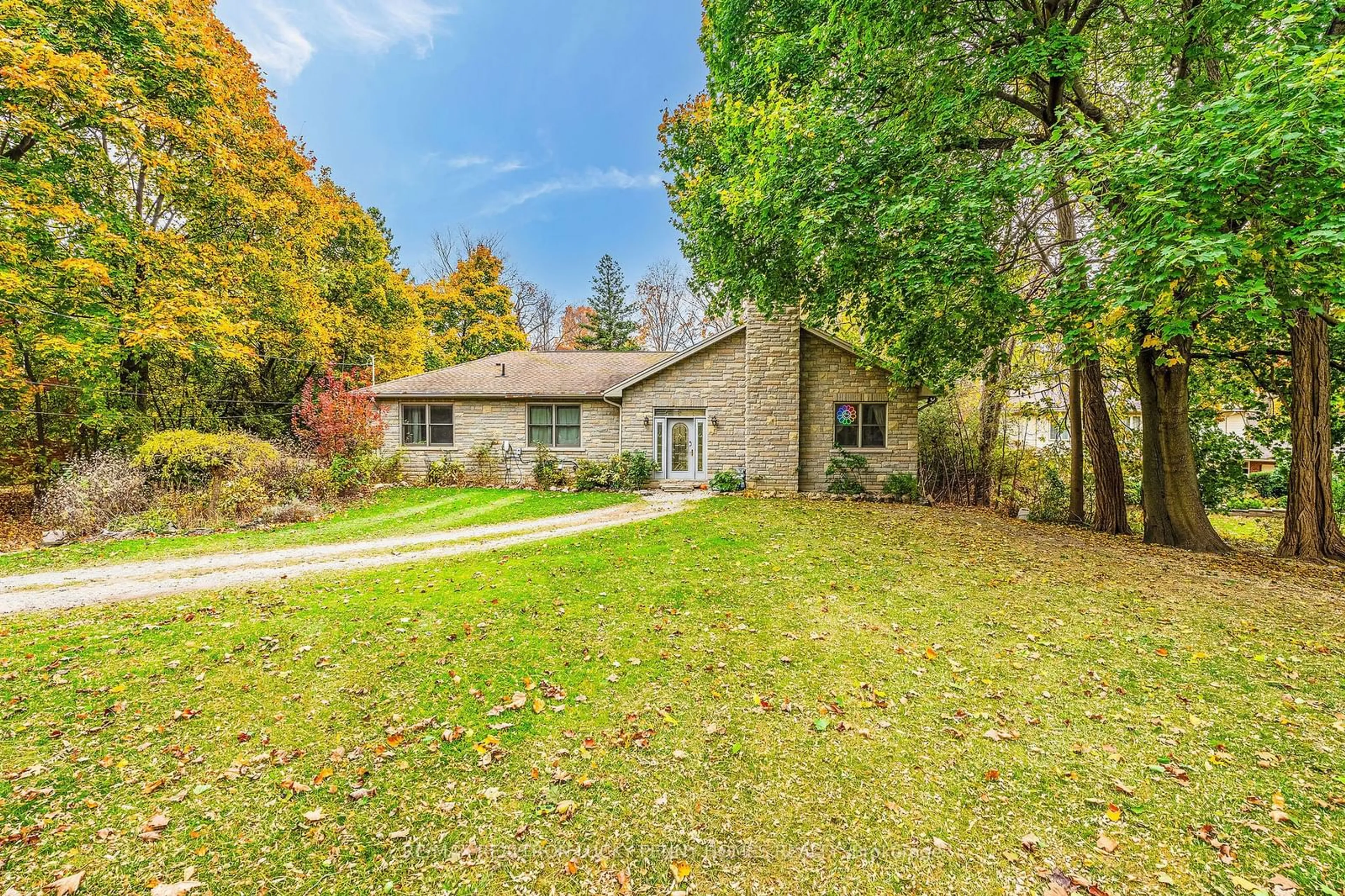 A pic from outside/outdoor area/front of a property/back of a property/a pic from drone, street for 51 Pine Ridge Dr, Toronto Ontario M1M 2X6