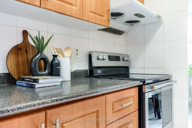 Additional property image - 3 Massey Sq Unit 2403