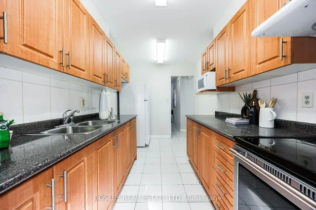 Additional property image - 3 Massey Sq Unit 2403