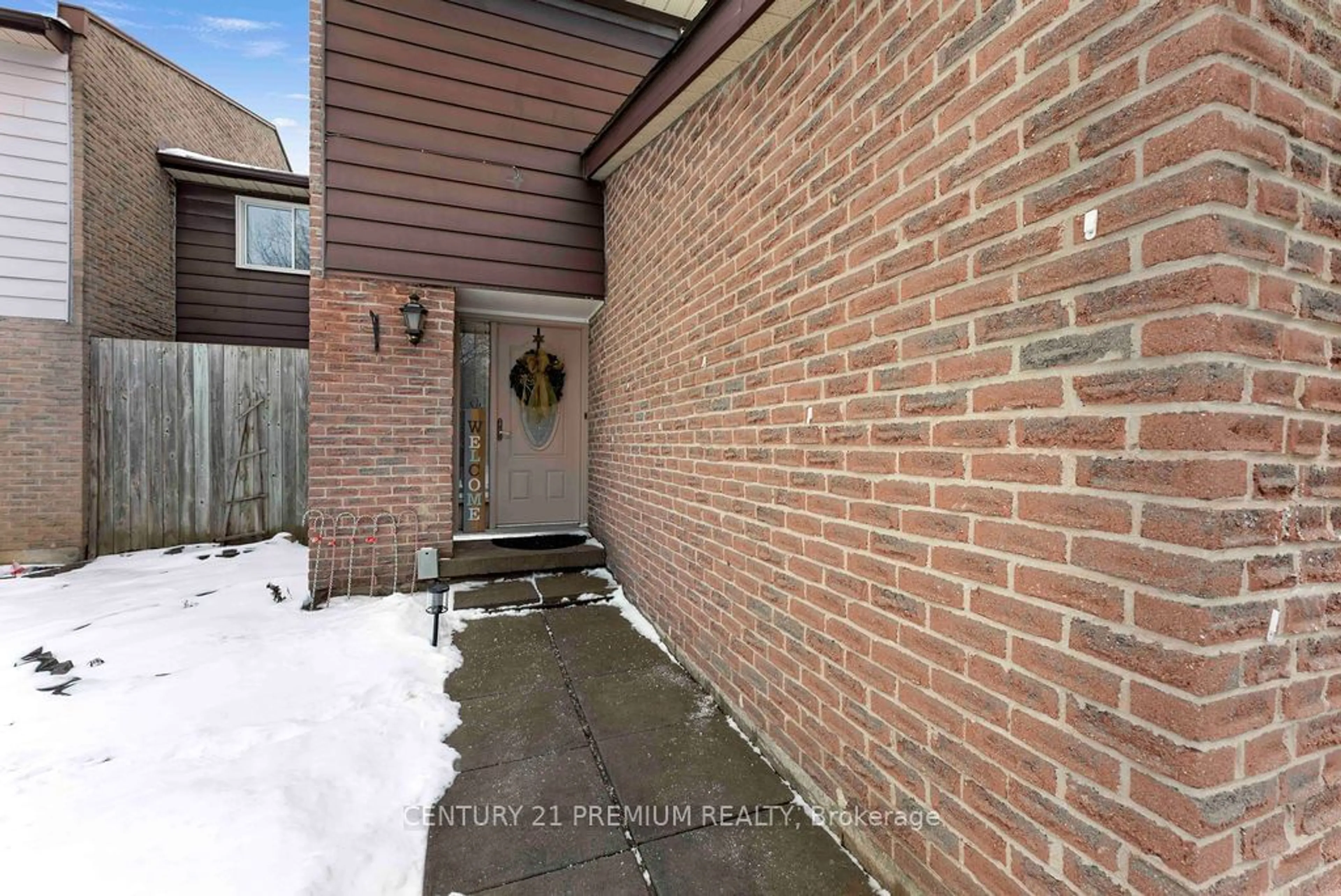 Unknown for 350 Camelot Crt #19, Oshawa Ontario L1G 6P7