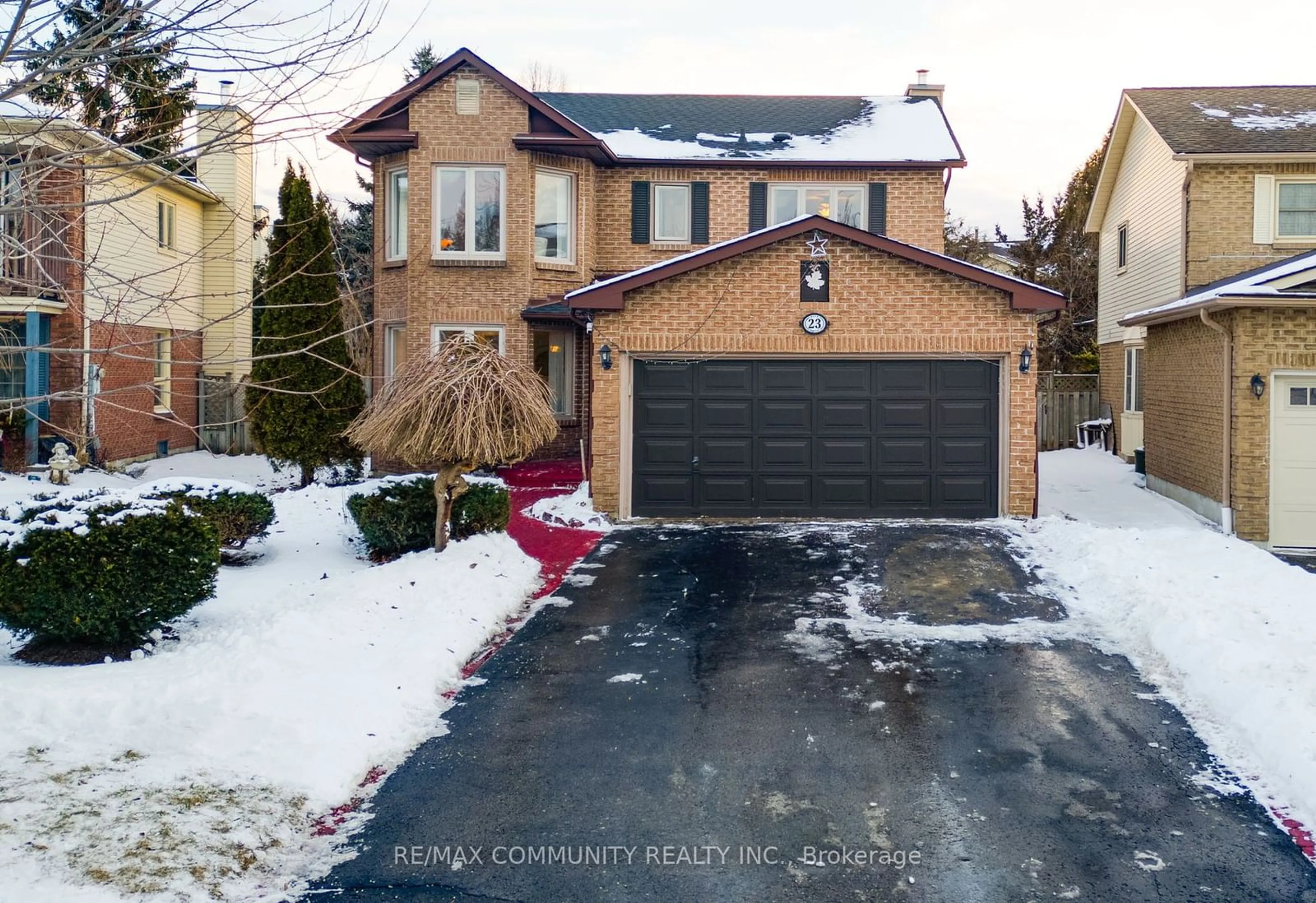 A pic from outside/outdoor area/front of a property/back of a property/a pic from drone, street for 23 Reed Dr, Ajax Ontario L1S 5S2