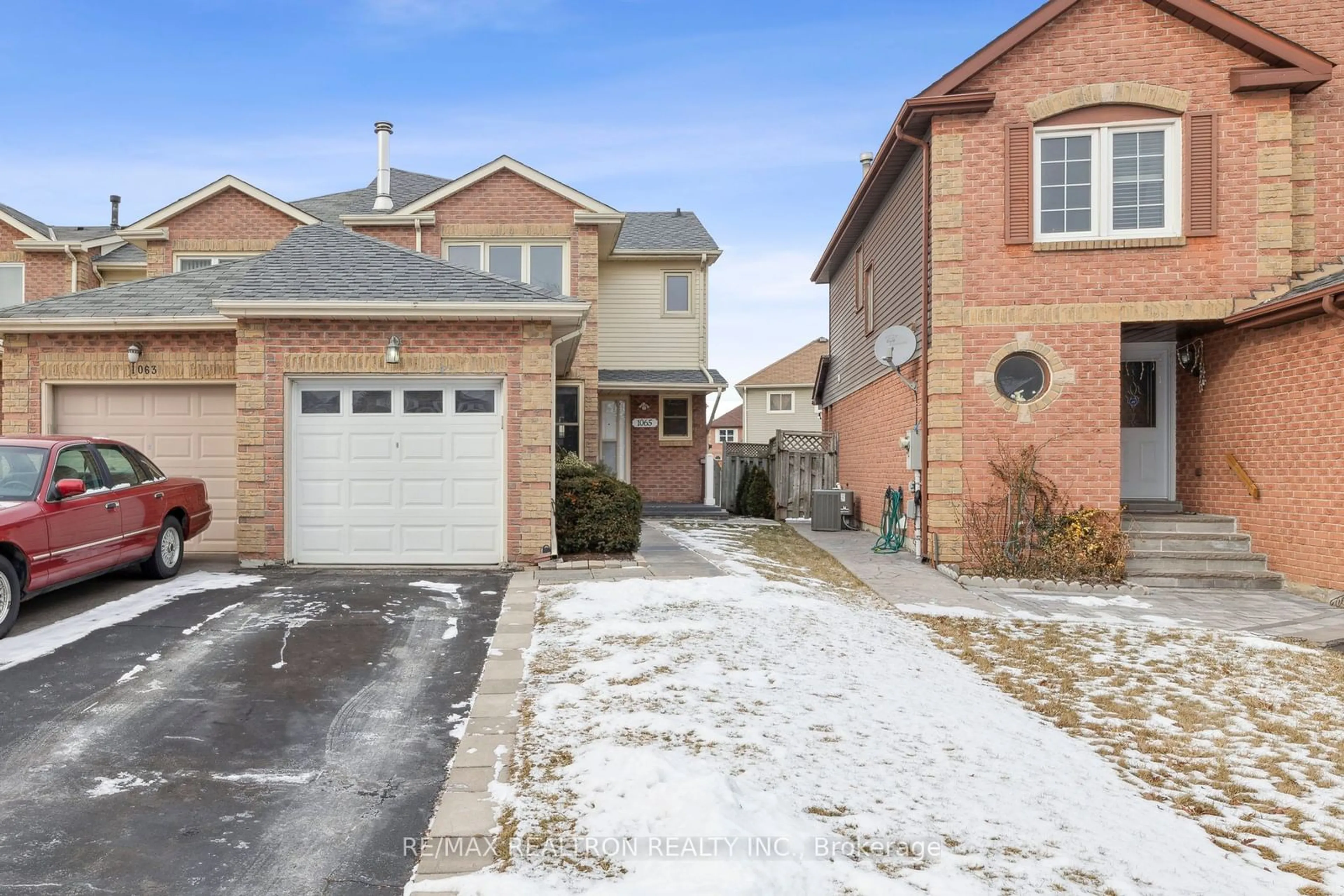 Unknown for 1065 Rathmore Cres, Pickering Ontario L1V 5A3