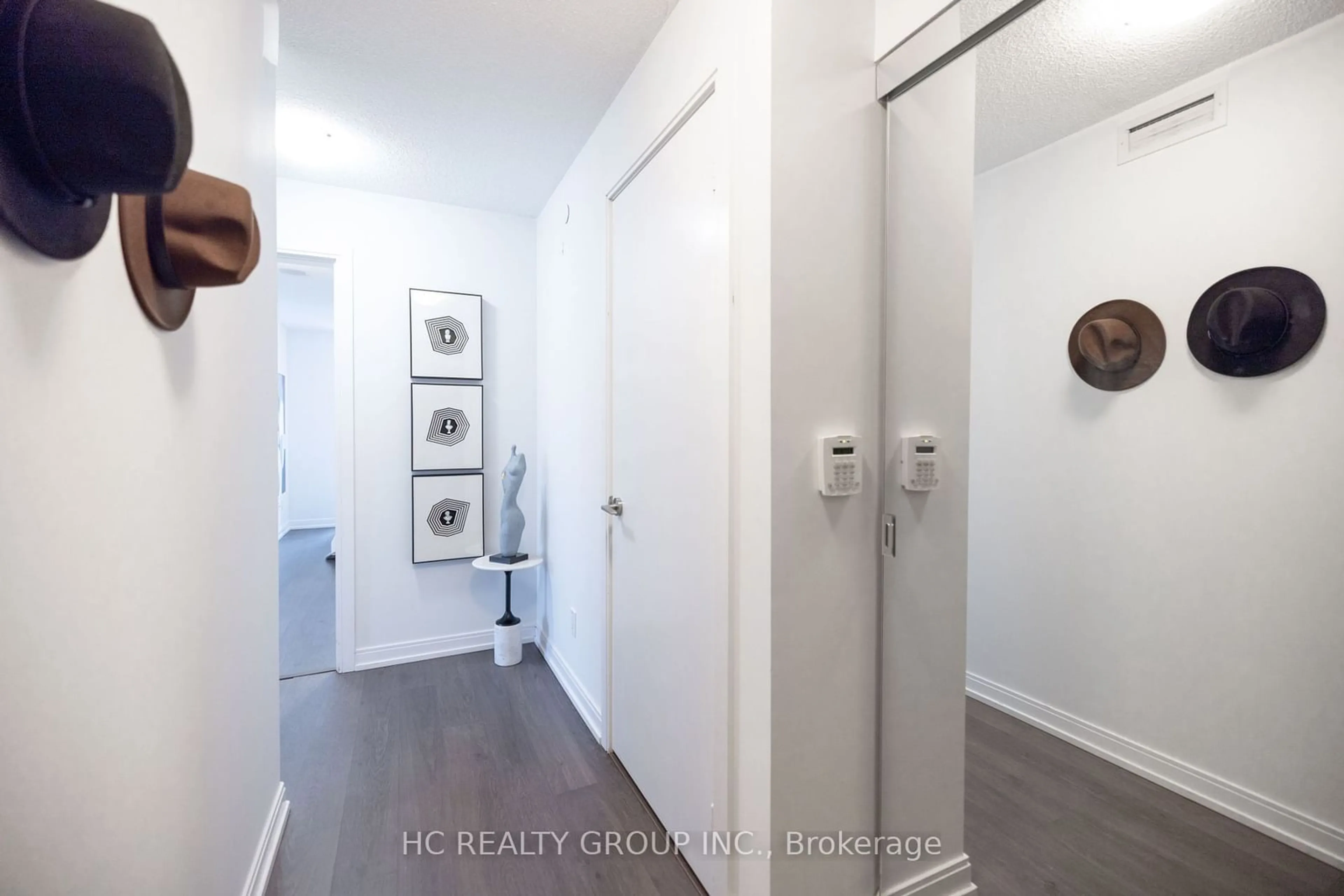 Indoor entryway for 255 Village Green Sq #2303, Toronto Ontario M1S 0L7